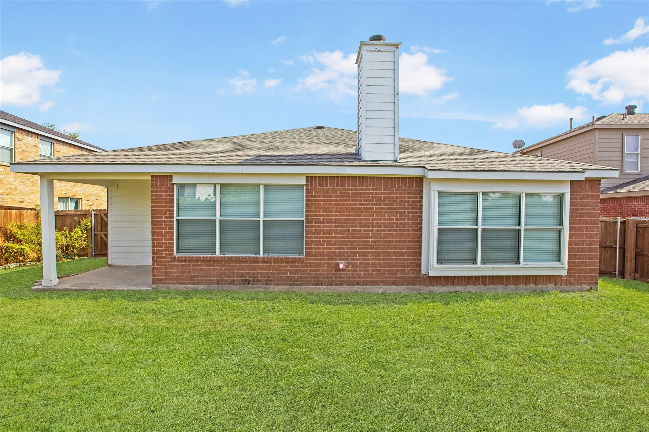 Single Family Residence For Rent in Collin County , 2309 Mallard Drive, Melissa, Texas 75454, 3 Bedroom, 2 Bathroom, 2 Garage spaces, 1,738 Sqft, built in 2002, mls#21304114, Real Estate Agent in Melissa, Homes For Rent in Collin county, Homes For Rent in Melissa, Realtor in Melissa Texas, Real Estate Brokerage Independent Realty Texas, Luminita Cordes Realtor