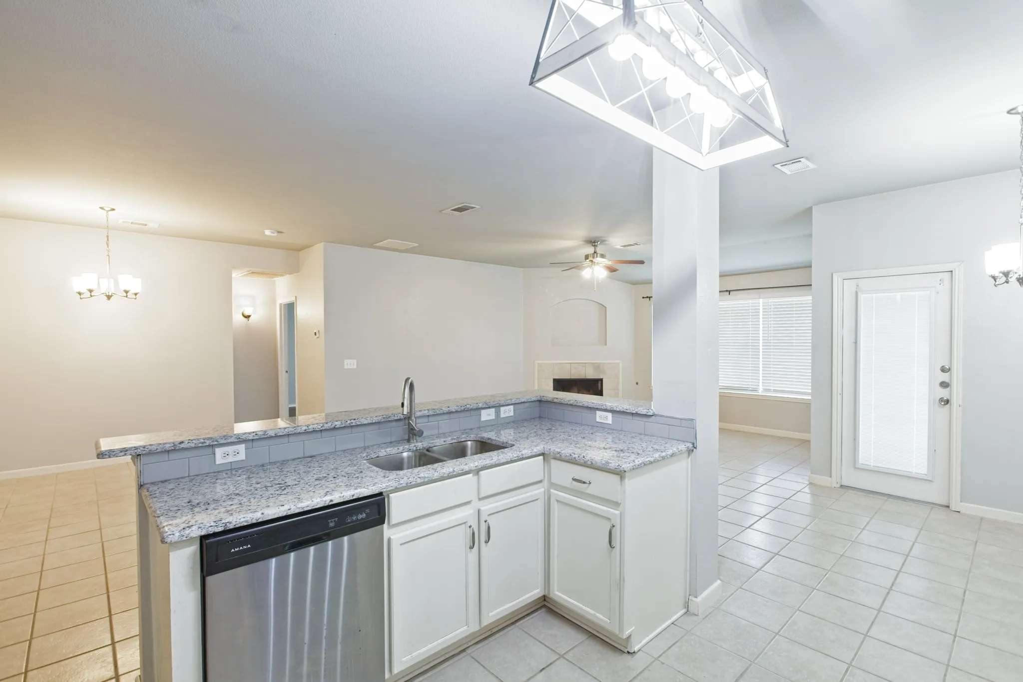 Single Family Residence For Rent in Collin County , 2309 Mallard Drive, Melissa, Texas 75454, 3 Bedroom, 2 Bathroom, 2 Garage spaces, 1,738 Sqft, built in 2002, mls#21304114, Real Estate Agent in Melissa, Homes For Rent in Collin county, Homes For Rent in Melissa, Realtor in Melissa Texas, Real Estate Brokerage Independent Realty Texas, Luminita Cordes Realtor