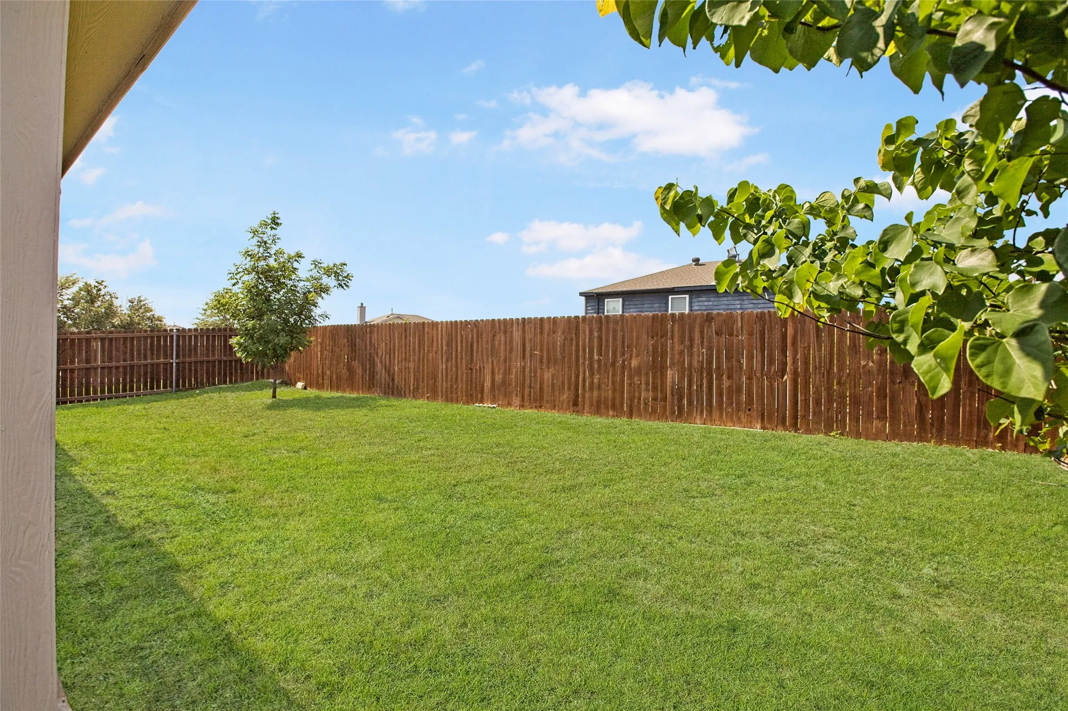Single Family Residence For Rent in Collin County , 2309 Mallard Drive, Melissa, Texas 75454, 3 Bedroom, 2 Bathroom, 2 Garage spaces, 1,738 Sqft, built in 2002, mls#21304114, Real Estate Agent in Melissa, Homes For Rent in Collin county, Homes For Rent in Melissa, Realtor in Melissa Texas, Real Estate Brokerage Independent Realty Texas, Luminita Cordes Realtor