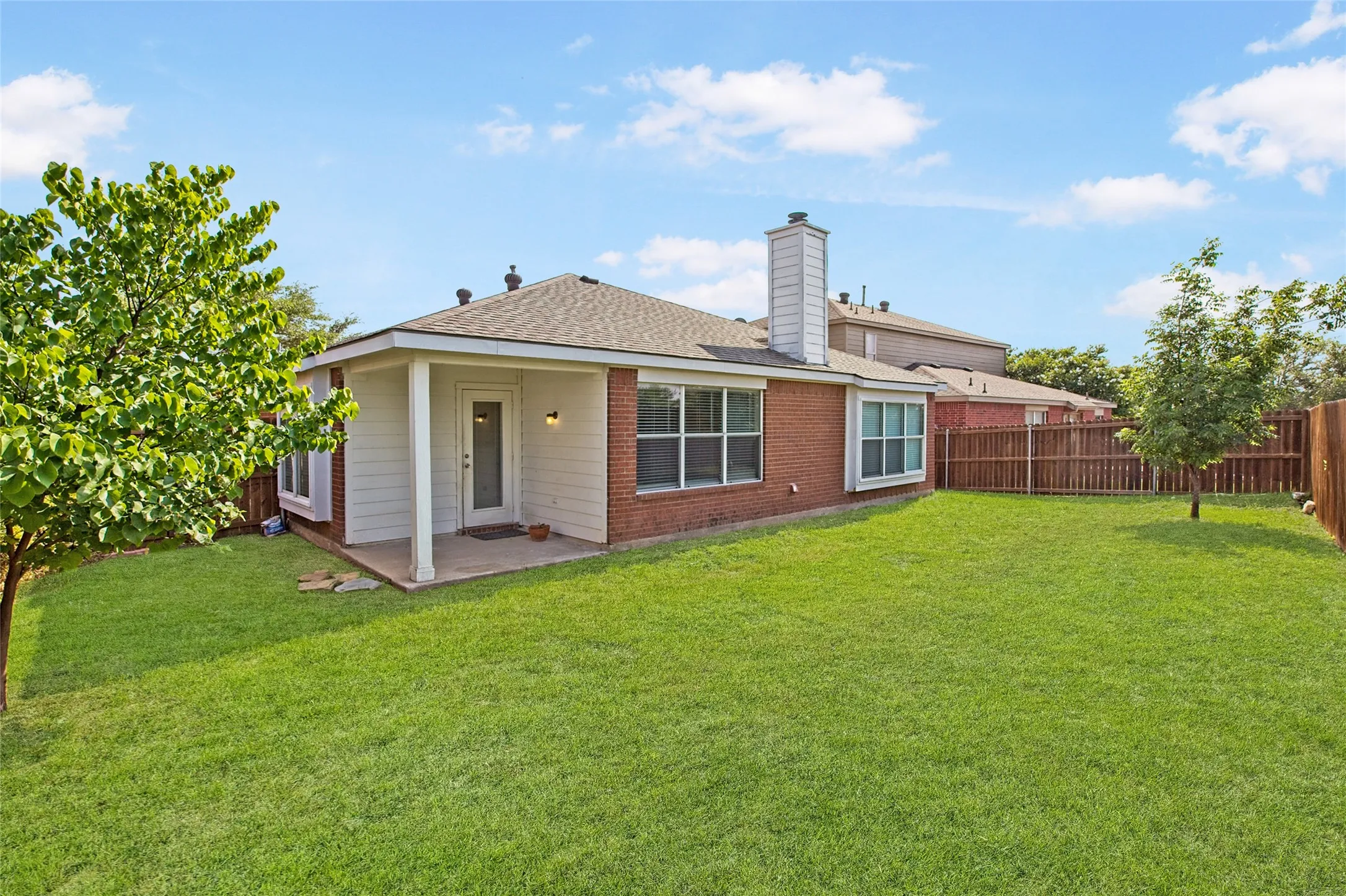 Single Family Residence For Rent in Collin County , 2309 Mallard Drive, Melissa, Texas 75454, 3 Bedroom, 2 Bathroom, 2 Garage spaces, 1,738 Sqft, built in 2002, mls#21304114, Real Estate Agent in Melissa, Homes For Rent in Collin county, Homes For Rent in Melissa, Realtor in Melissa Texas, Real Estate Brokerage Independent Realty Texas, Luminita Cordes Realtor