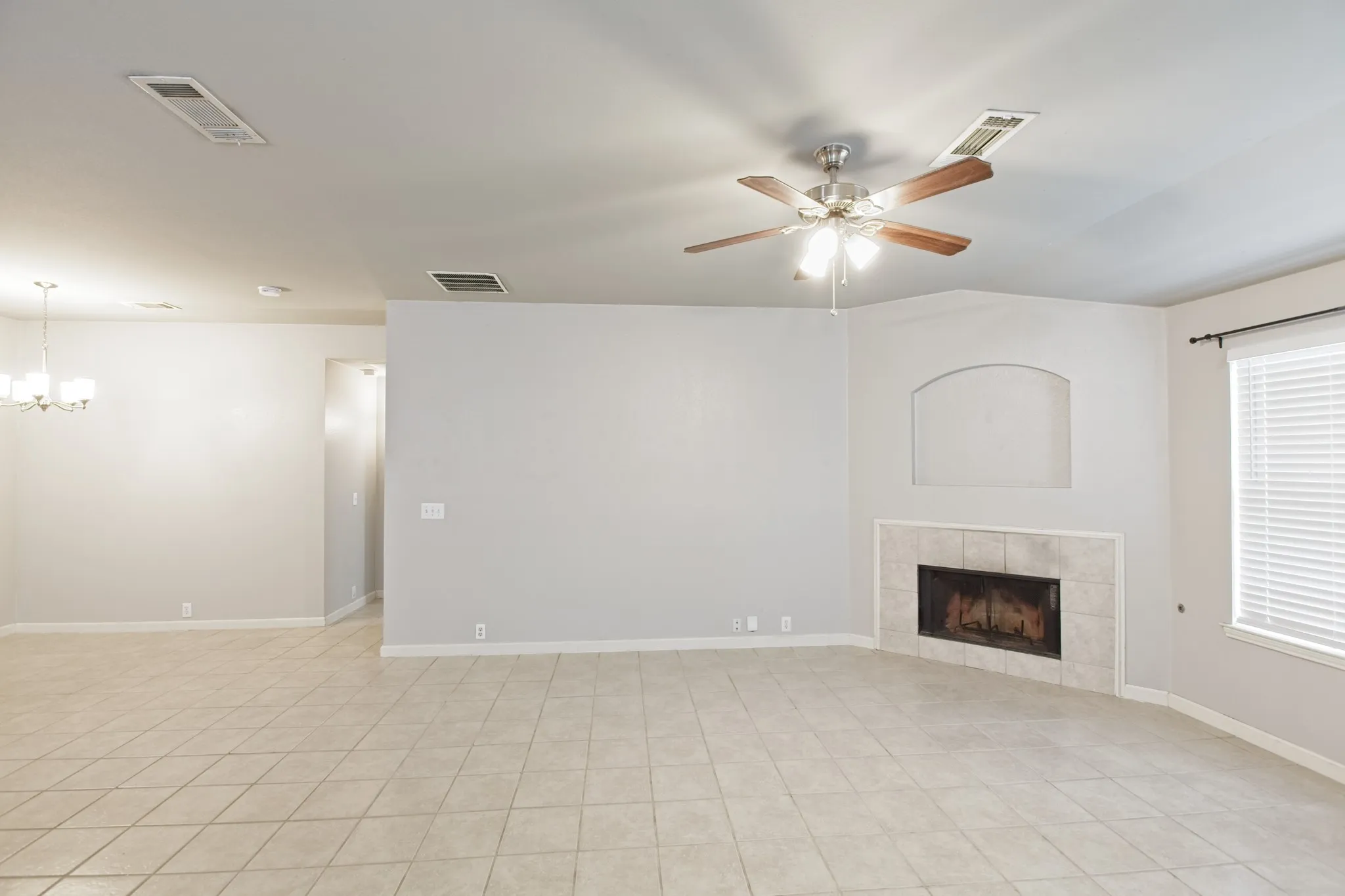 Single Family Residence For Rent in Collin County , 2309 Mallard Drive, Melissa, Texas 75454, 3 Bedroom, 2 Bathroom, 2 Garage spaces, 1,738 Sqft, built in 2002, mls#21304114, Real Estate Agent in Melissa, Homes For Rent in Collin county, Homes For Rent in Melissa, Realtor in Melissa Texas, Real Estate Brokerage Independent Realty Texas, Luminita Cordes Realtor