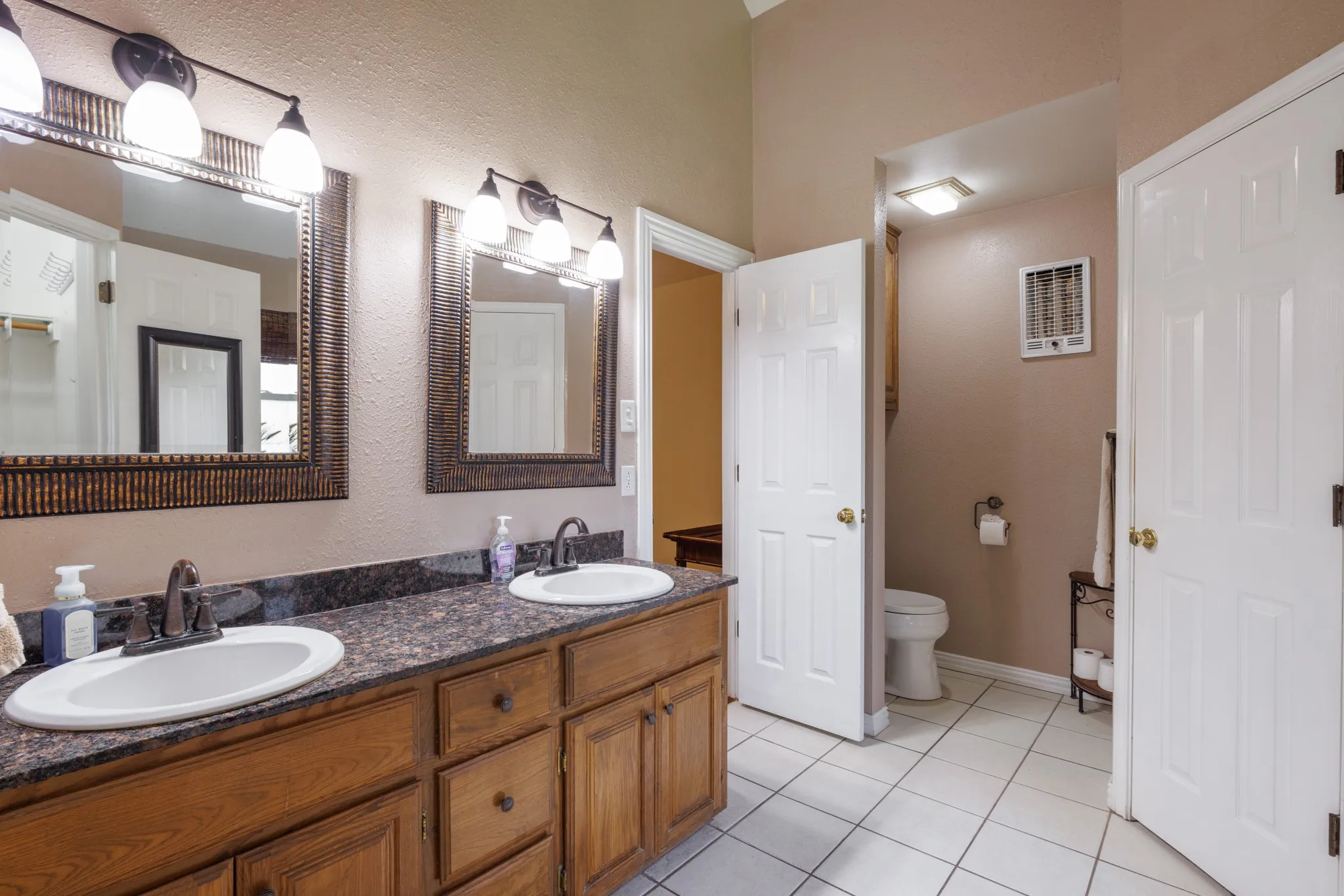Single Family Residence For Rent in Taylor County , 3726 Pensacola Drive, Abilene, Texas 79606, 4 Bedroom, 3 Bathroom, 2 Garage spaces, 2,126 Sqft, built in 1994, mls#21304113, Real Estate Agent in Abilene, Homes For Rent in Taylor county, Homes For Rent in Abilene, Realtor in Abilene Texas, Real Estate Brokerage Independent Realty Texas, Luminita Cordes Realtor