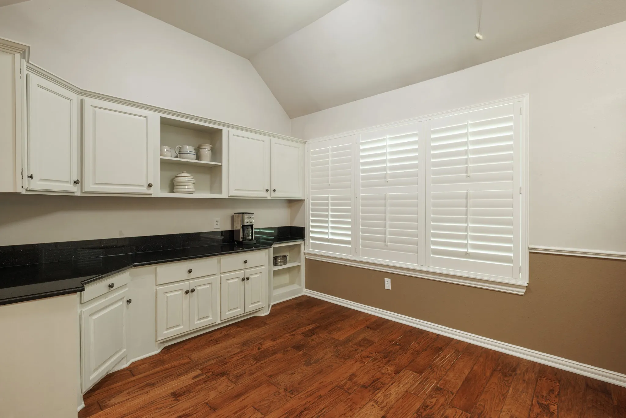 Single Family Residence For Rent in Taylor County , 3726 Pensacola Drive, Abilene, Texas 79606, 4 Bedroom, 3 Bathroom, 2 Garage spaces, 2,126 Sqft, built in 1994, mls#21304113, Real Estate Agent in Abilene, Homes For Rent in Taylor county, Homes For Rent in Abilene, Realtor in Abilene Texas, Real Estate Brokerage Independent Realty Texas, Luminita Cordes Realtor