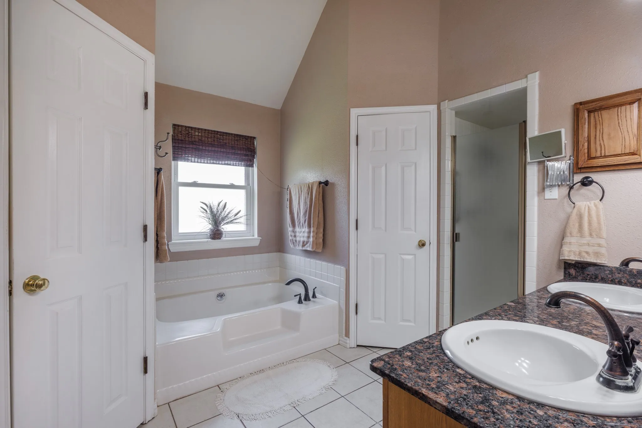 Single Family Residence For Rent in Taylor County , 3726 Pensacola Drive, Abilene, Texas 79606, 4 Bedroom, 3 Bathroom, 2 Garage spaces, 2,126 Sqft, built in 1994, mls#21304113, Real Estate Agent in Abilene, Homes For Rent in Taylor county, Homes For Rent in Abilene, Realtor in Abilene Texas, Real Estate Brokerage Independent Realty Texas, Luminita Cordes Realtor