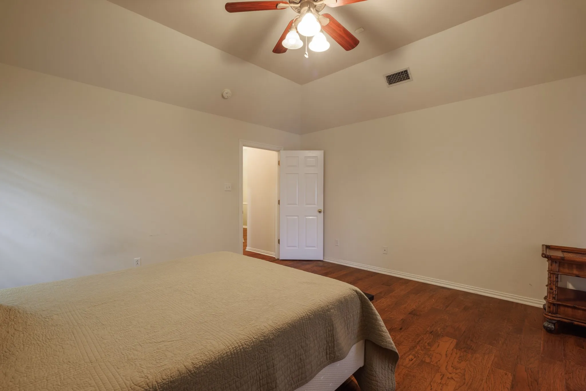Single Family Residence For Rent in Taylor County , 3726 Pensacola Drive, Abilene, Texas 79606, 4 Bedroom, 3 Bathroom, 2 Garage spaces, 2,126 Sqft, built in 1994, mls#21304113, Real Estate Agent in Abilene, Homes For Rent in Taylor county, Homes For Rent in Abilene, Realtor in Abilene Texas, Real Estate Brokerage Independent Realty Texas, Luminita Cordes Realtor
