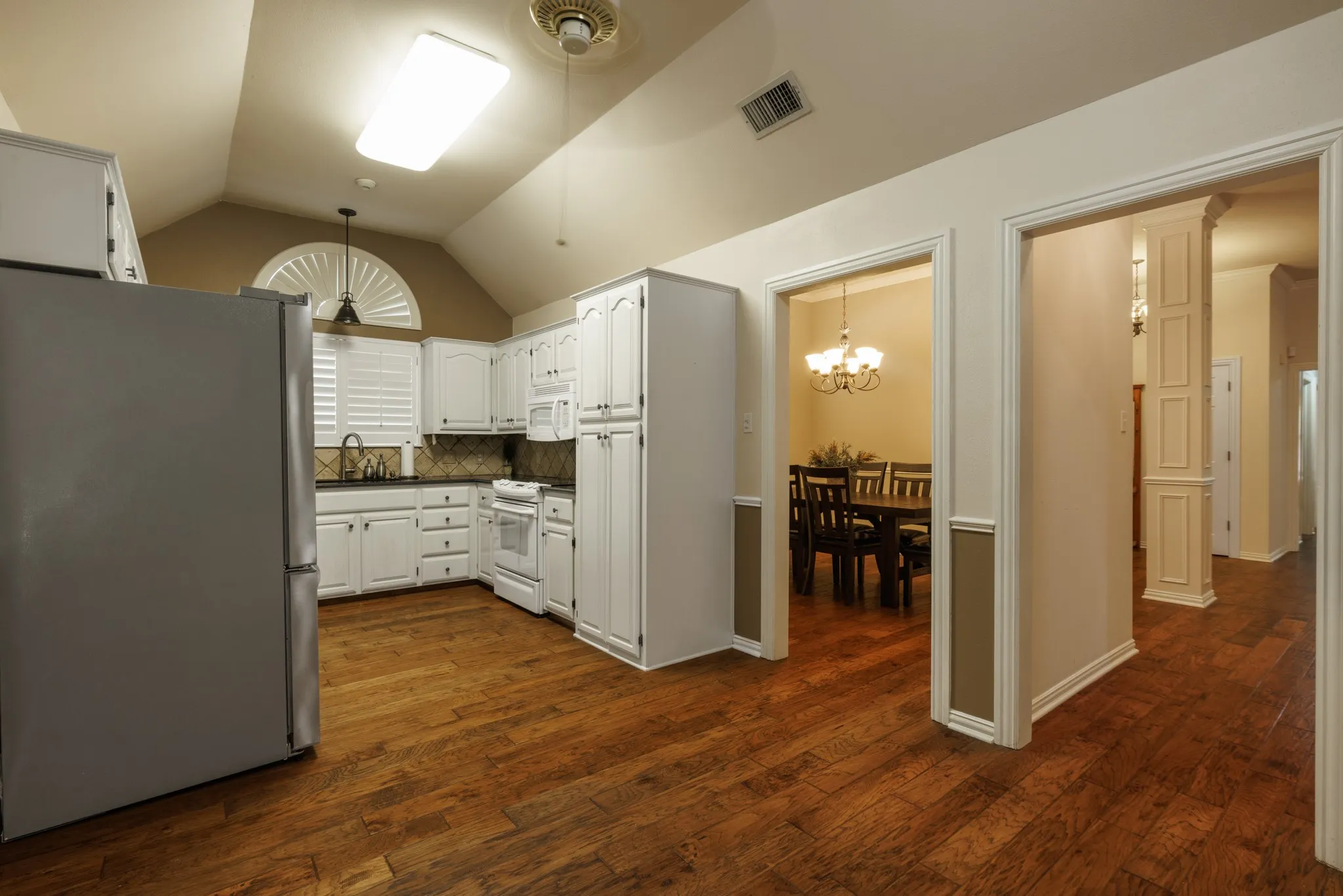 Single Family Residence For Rent in Taylor County , 3726 Pensacola Drive, Abilene, Texas 79606, 4 Bedroom, 3 Bathroom, 2 Garage spaces, 2,126 Sqft, built in 1994, mls#21304113, Real Estate Agent in Abilene, Homes For Rent in Taylor county, Homes For Rent in Abilene, Realtor in Abilene Texas, Real Estate Brokerage Independent Realty Texas, Luminita Cordes Realtor