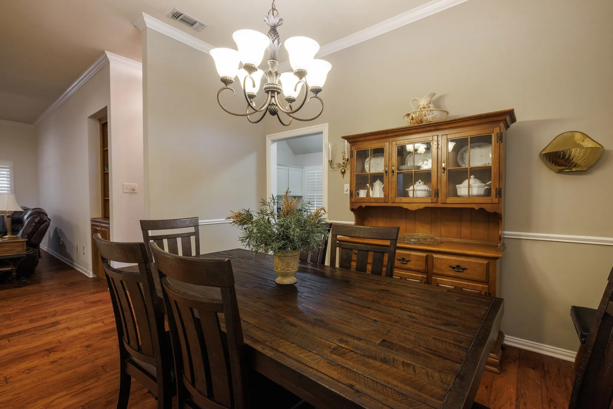 Single Family Residence For Rent in Taylor County , 3726 Pensacola Drive, Abilene, Texas 79606, 4 Bedroom, 3 Bathroom, 2 Garage spaces, 2,126 Sqft, built in 1994, mls#21304113, Real Estate Agent in Abilene, Homes For Rent in Taylor county, Homes For Rent in Abilene, Realtor in Abilene Texas, Real Estate Brokerage Independent Realty Texas, Luminita Cordes Realtor