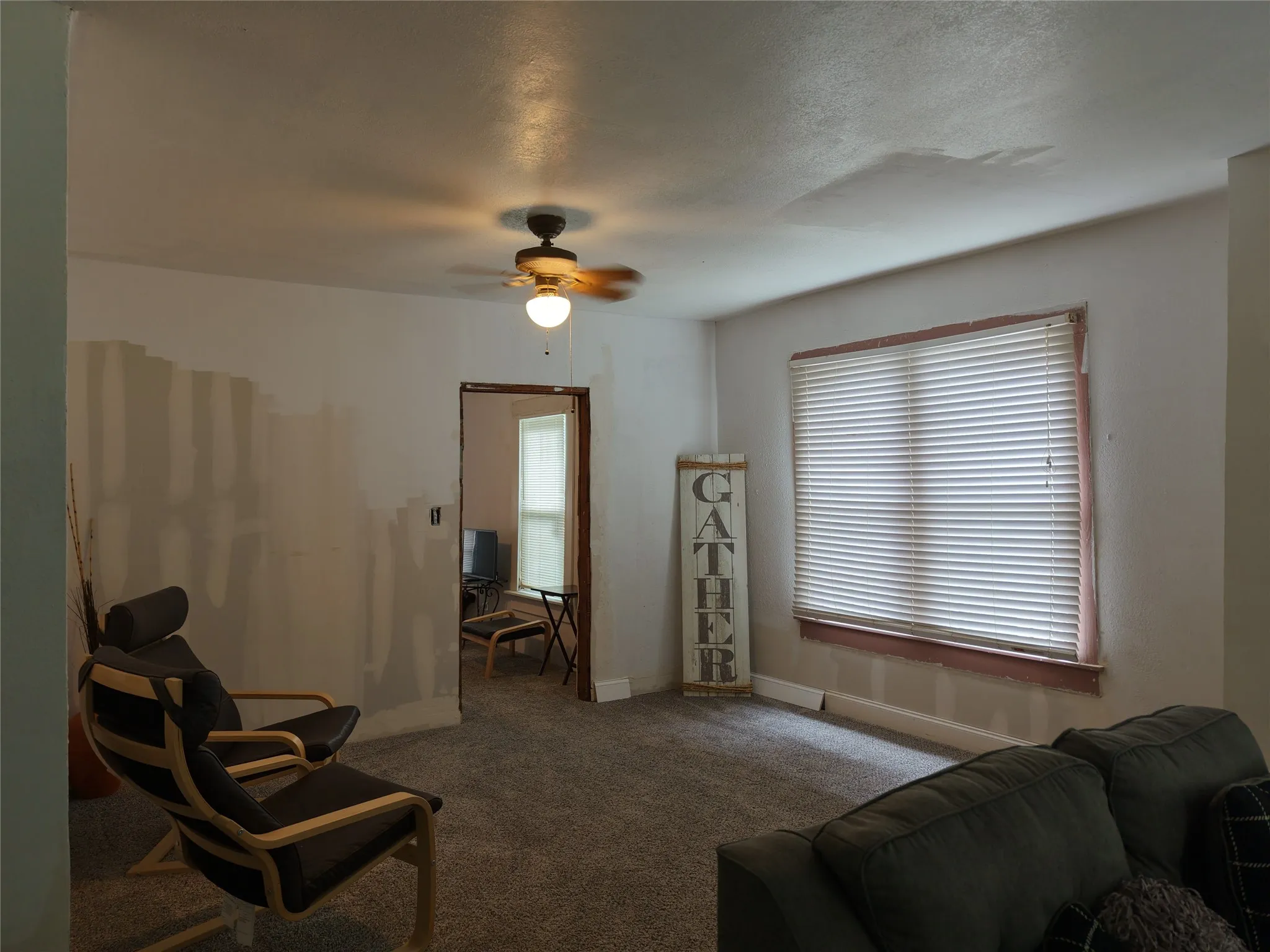 Single Family Residence For Sale in Dallas County , 611 Wayne Street, Dallas, Texas 75223, 3 Bedroom, 2 Bathroom, Garage spaces, 1,224 Sqft, built in 1930, mls#21304124, Real Estate Agent in Dallas, Homes For Sale in Dallas county, Homes For Sale in Dallas, Realtor in Dallas Texas, Real Estate Brokerage Independent Realty Texas, Luminita Cordes Realtor