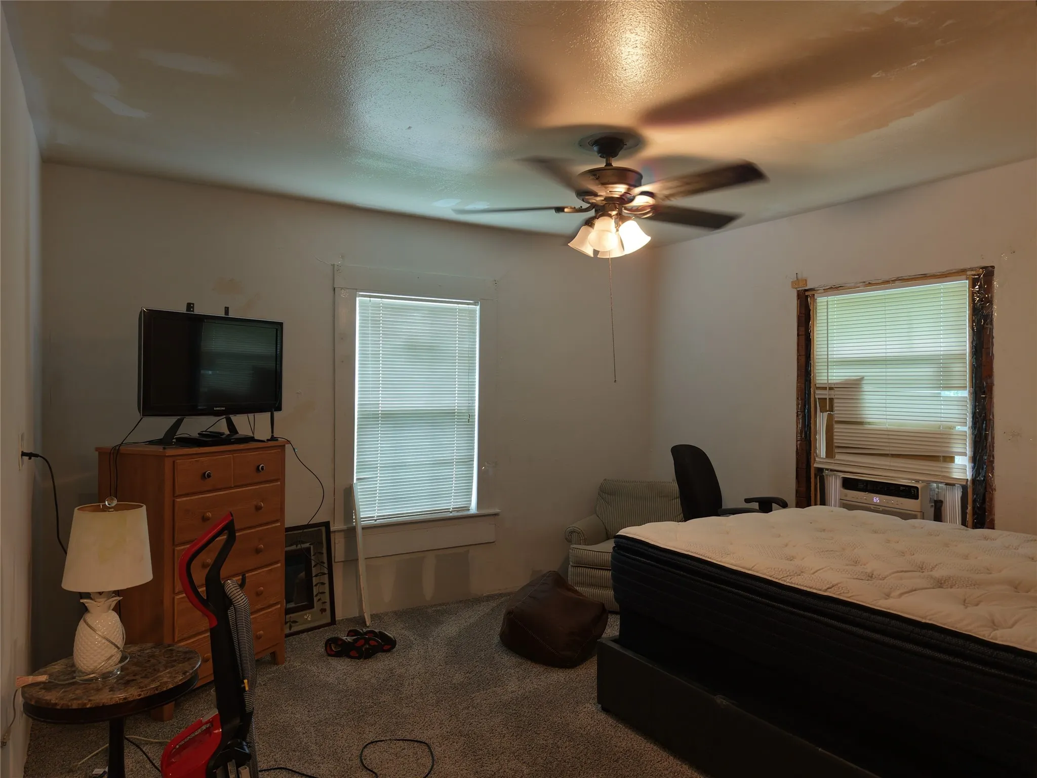 Single Family Residence For Sale in Dallas County , 611 Wayne Street, Dallas, Texas 75223, 3 Bedroom, 2 Bathroom, Garage spaces, 1,224 Sqft, built in 1930, mls#21304124, Real Estate Agent in Dallas, Homes For Sale in Dallas county, Homes For Sale in Dallas, Realtor in Dallas Texas, Real Estate Brokerage Independent Realty Texas, Luminita Cordes Realtor