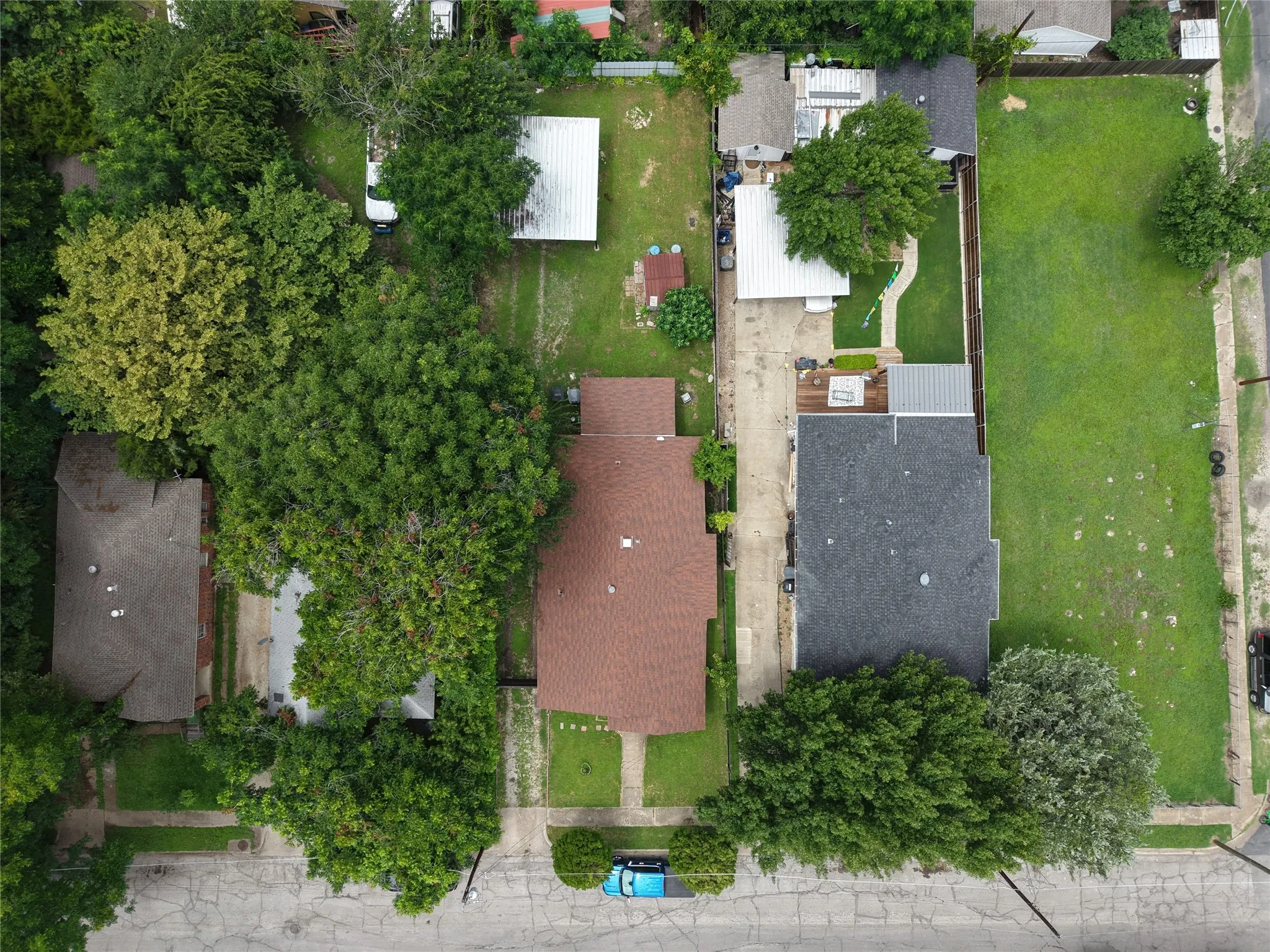 Single Family Residence For Sale in Dallas County , 611 Wayne Street, Dallas, Texas 75223, 3 Bedroom, 2 Bathroom, Garage spaces, 1,224 Sqft, built in 1930, mls#21304124, Real Estate Agent in Dallas, Homes For Sale in Dallas county, Homes For Sale in Dallas, Realtor in Dallas Texas, Real Estate Brokerage Independent Realty Texas, Luminita Cordes Realtor
