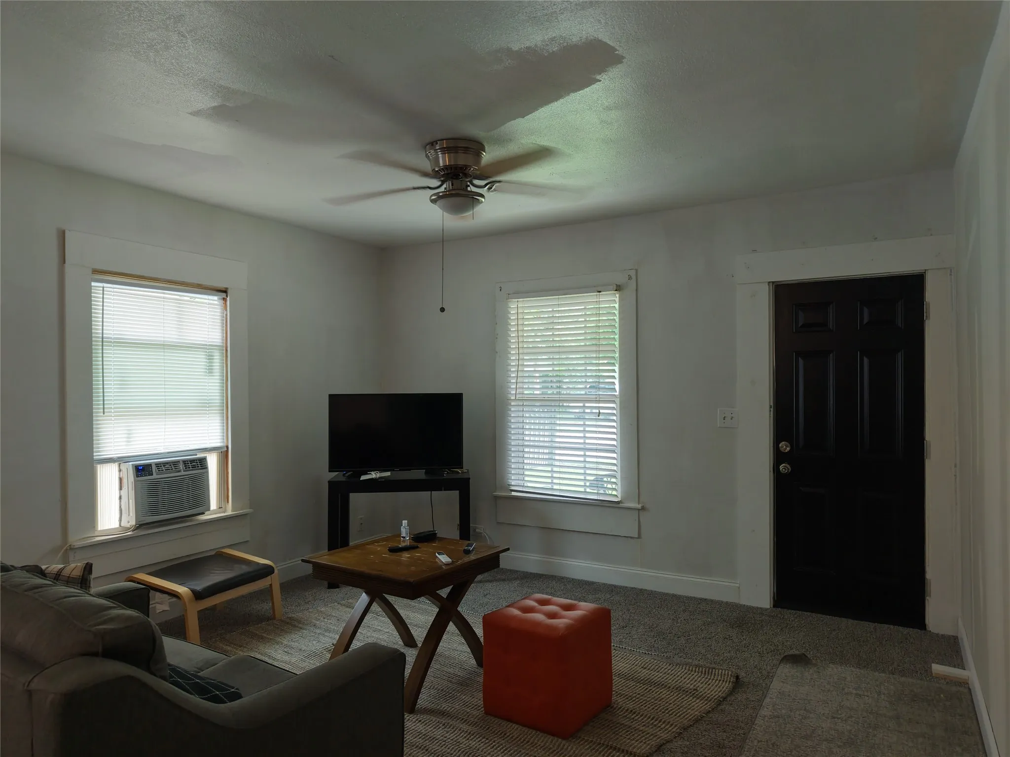 Single Family Residence For Sale in Dallas County , 611 Wayne Street, Dallas, Texas 75223, 3 Bedroom, 2 Bathroom, Garage spaces, 1,224 Sqft, built in 1930, mls#21304124, Real Estate Agent in Dallas, Homes For Sale in Dallas county, Homes For Sale in Dallas, Realtor in Dallas Texas, Real Estate Brokerage Independent Realty Texas, Luminita Cordes Realtor