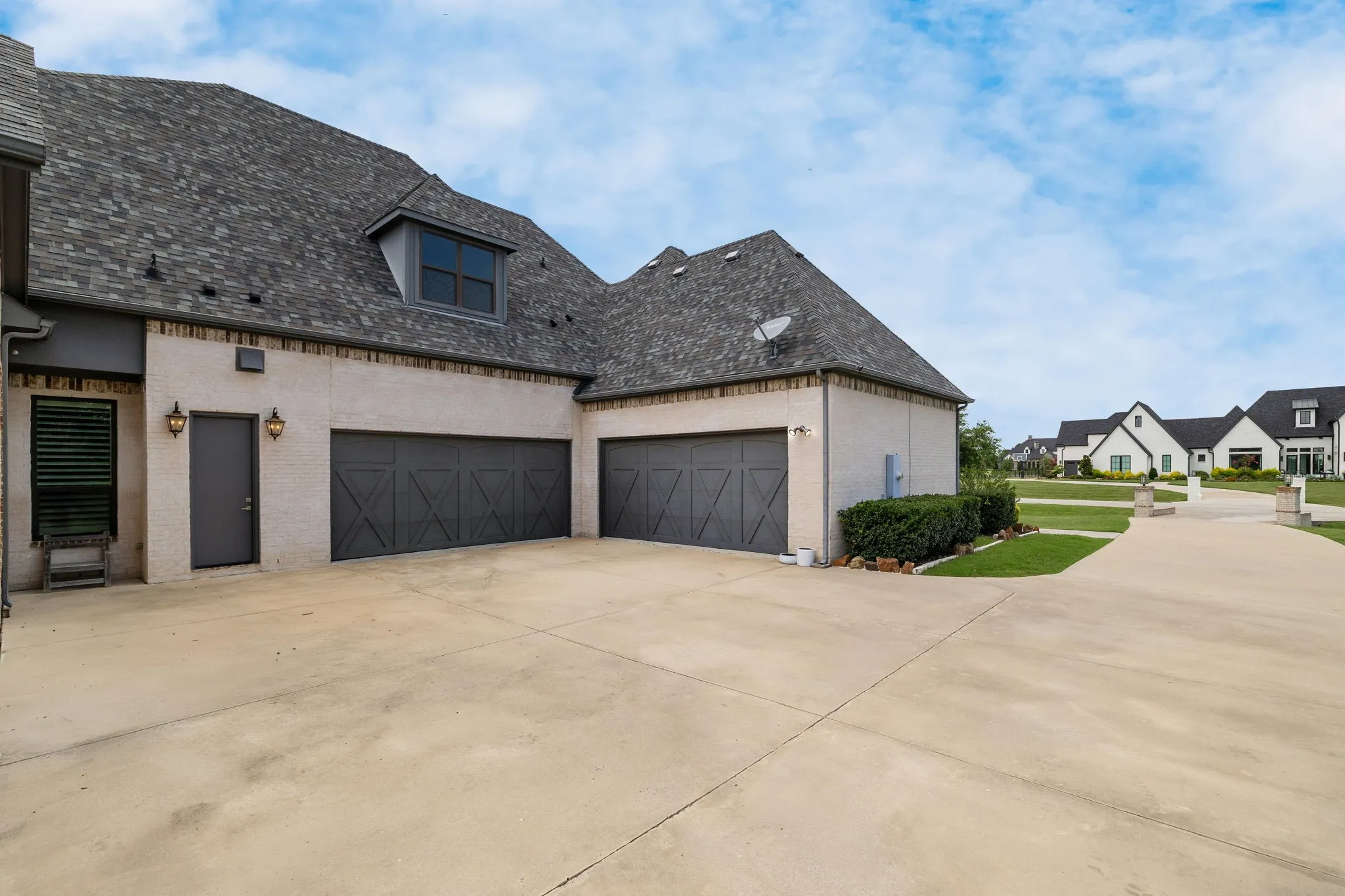 Single Family Residence For Sale in Collin County , 515 Mark Drive, Lucas, Texas 75002, 5 Bedroom, 6 Bathroom, 5 Garage spaces, 5,155 Sqft, built in 2017, mls#21301399, Real Estate Agent in Lucas, Homes For Sale in Collin county, Homes For Sale in Lucas, Realtor in Lucas Texas, Real Estate Brokerage Independent Realty Texas, Luminita Cordes Realtor
