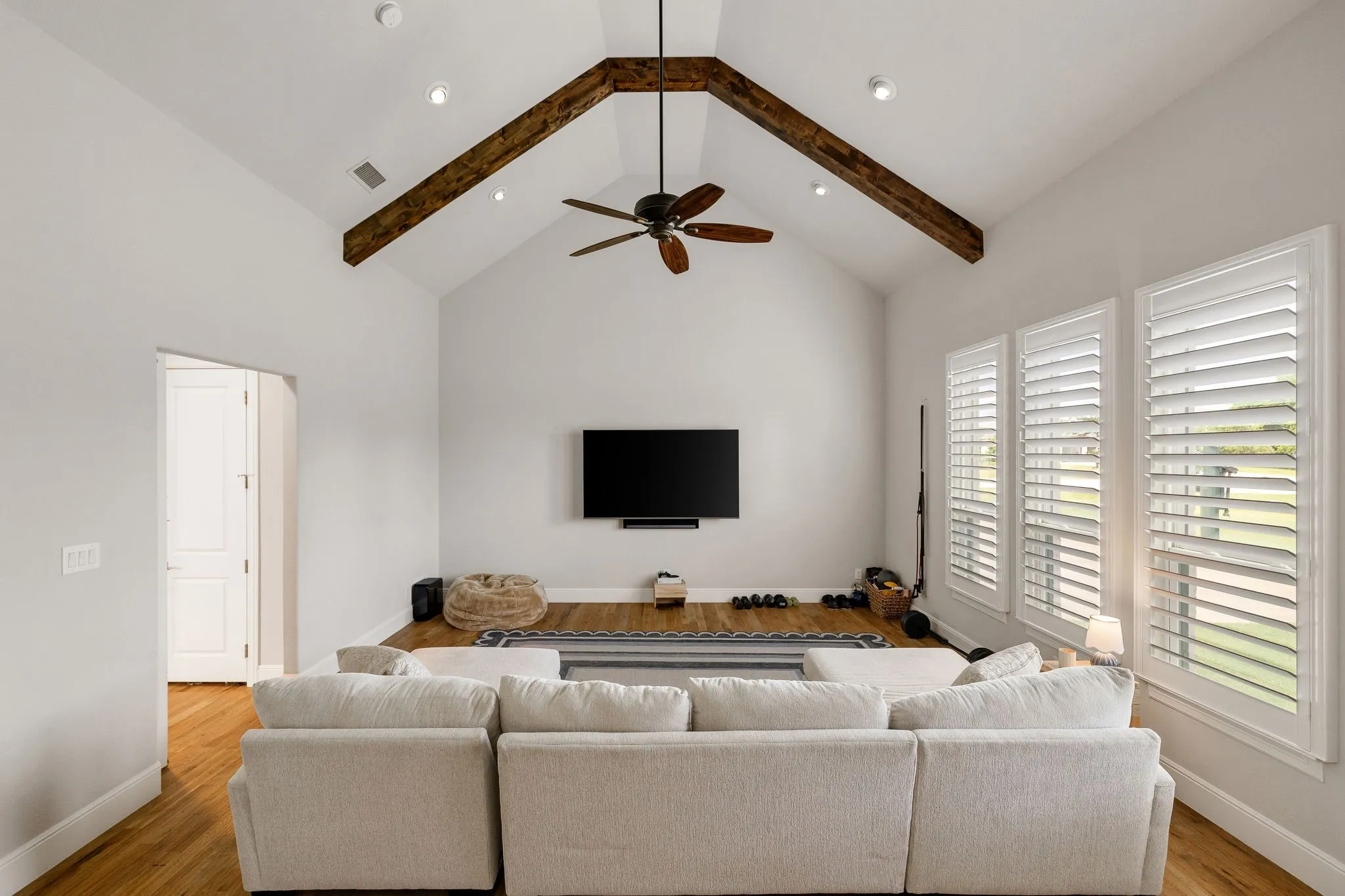 Single Family Residence For Sale in Collin County , 515 Mark Drive, Lucas, Texas 75002, 5 Bedroom, 6 Bathroom, 5 Garage spaces, 5,155 Sqft, built in 2017, mls#21301399, Real Estate Agent in Lucas, Homes For Sale in Collin county, Homes For Sale in Lucas, Realtor in Lucas Texas, Real Estate Brokerage Independent Realty Texas, Luminita Cordes Realtor