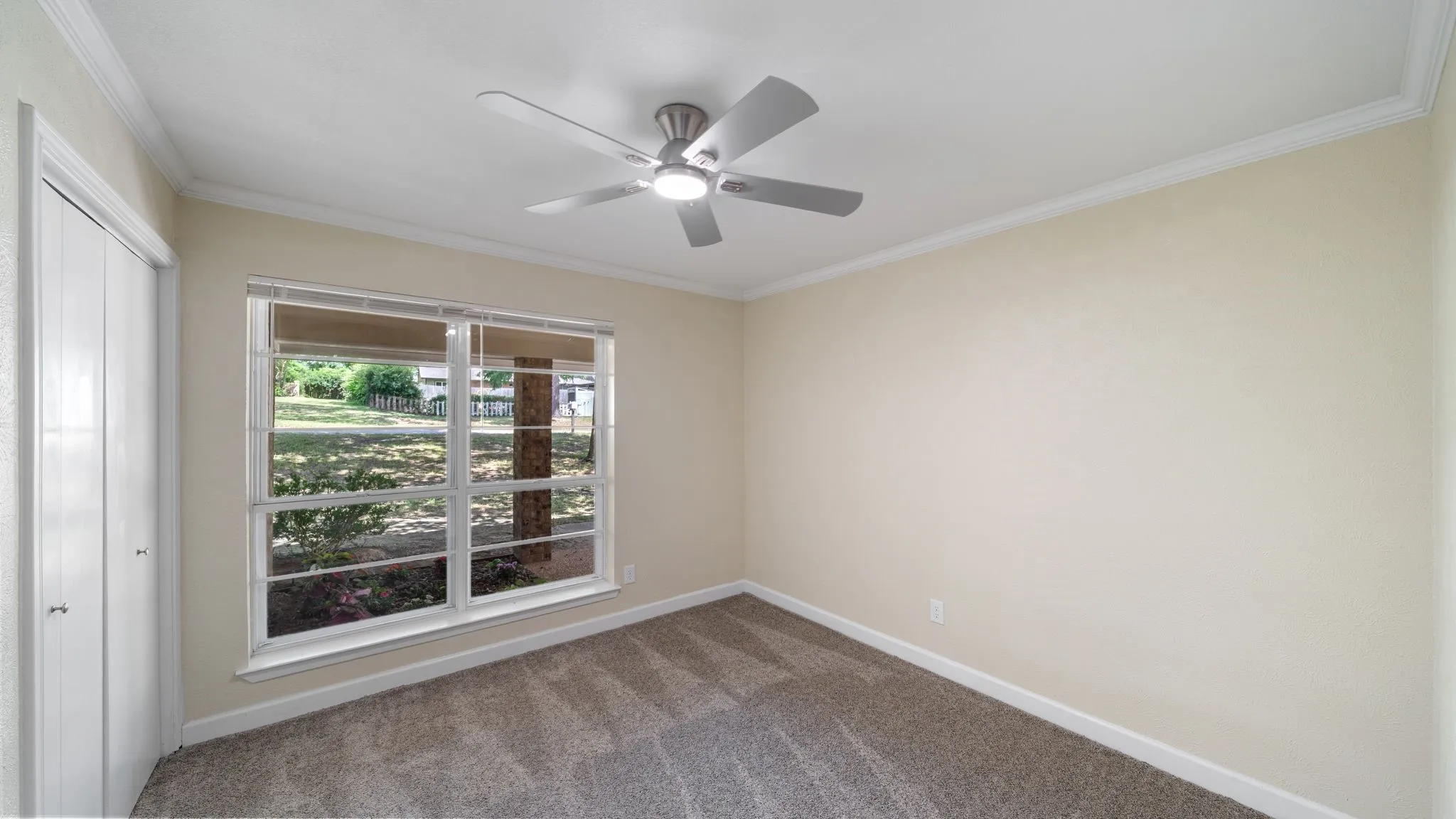 Single Family Residence For Sale in Henderson County , 110 Linda Lane, Athens, Texas 75751, 5 Bedroom, 2 Bathroom, 2 Garage spaces, 2,450 Sqft, built in 1985, mls#21303626, Real Estate Agent in Athens, Homes For Sale in Henderson county, Homes For Sale in Athens, Realtor in Athens Texas, Real Estate Brokerage Independent Realty Texas, Luminita Cordes Realtor