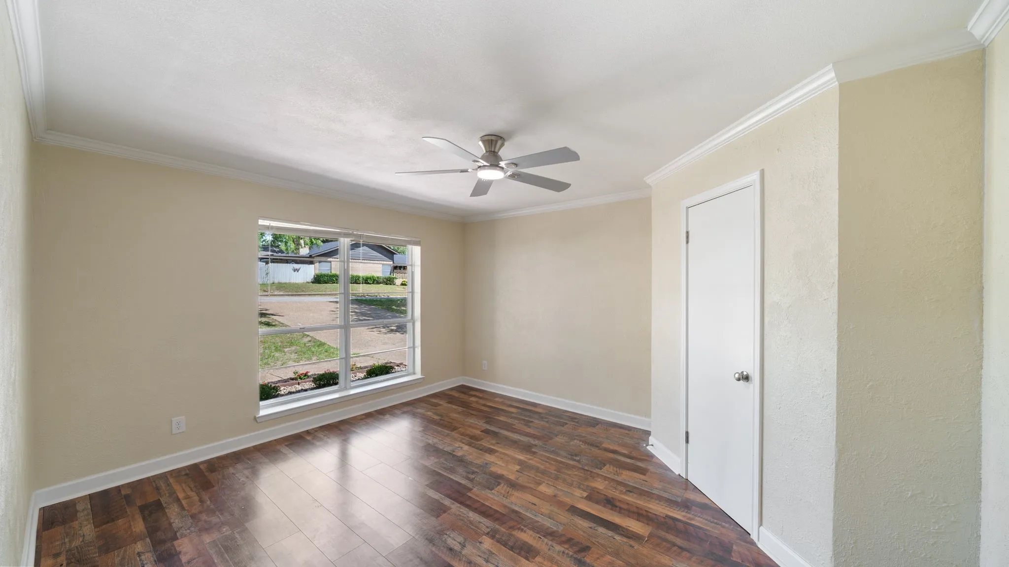 Single Family Residence For Sale in Henderson County , 110 Linda Lane, Athens, Texas 75751, 5 Bedroom, 2 Bathroom, 2 Garage spaces, 2,450 Sqft, built in 1985, mls#21303626, Real Estate Agent in Athens, Homes For Sale in Henderson county, Homes For Sale in Athens, Realtor in Athens Texas, Real Estate Brokerage Independent Realty Texas, Luminita Cordes Realtor