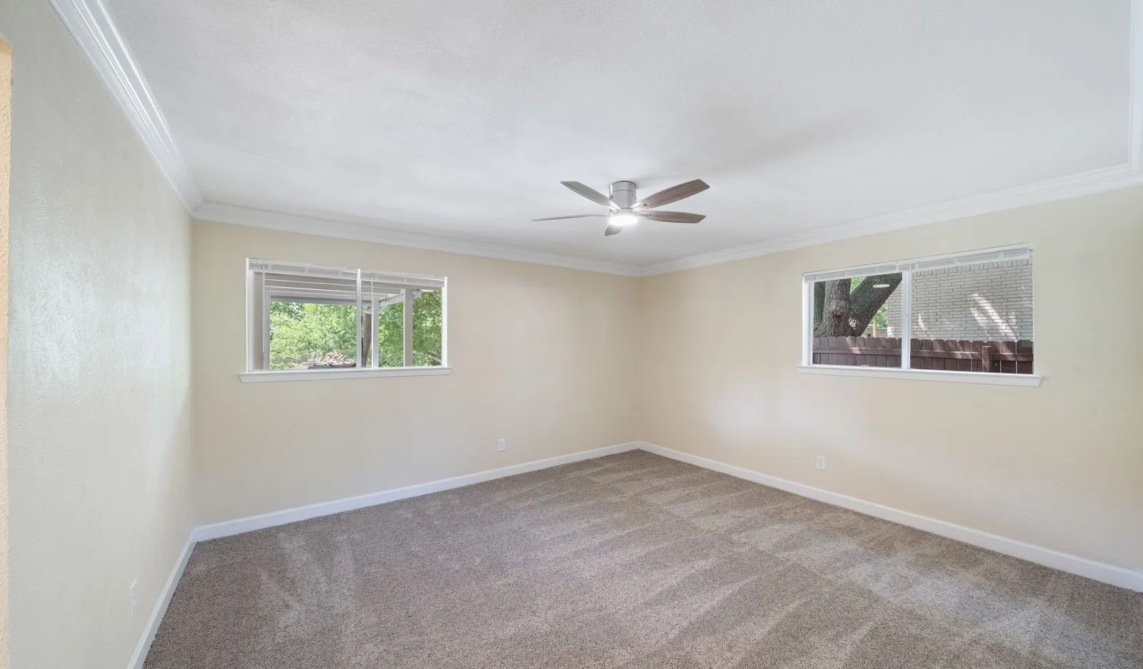 Single Family Residence For Sale in Henderson County , 110 Linda Lane, Athens, Texas 75751, 5 Bedroom, 2 Bathroom, 2 Garage spaces, 2,450 Sqft, built in 1985, mls#21303626, Real Estate Agent in Athens, Homes For Sale in Henderson county, Homes For Sale in Athens, Realtor in Athens Texas, Real Estate Brokerage Independent Realty Texas, Luminita Cordes Realtor