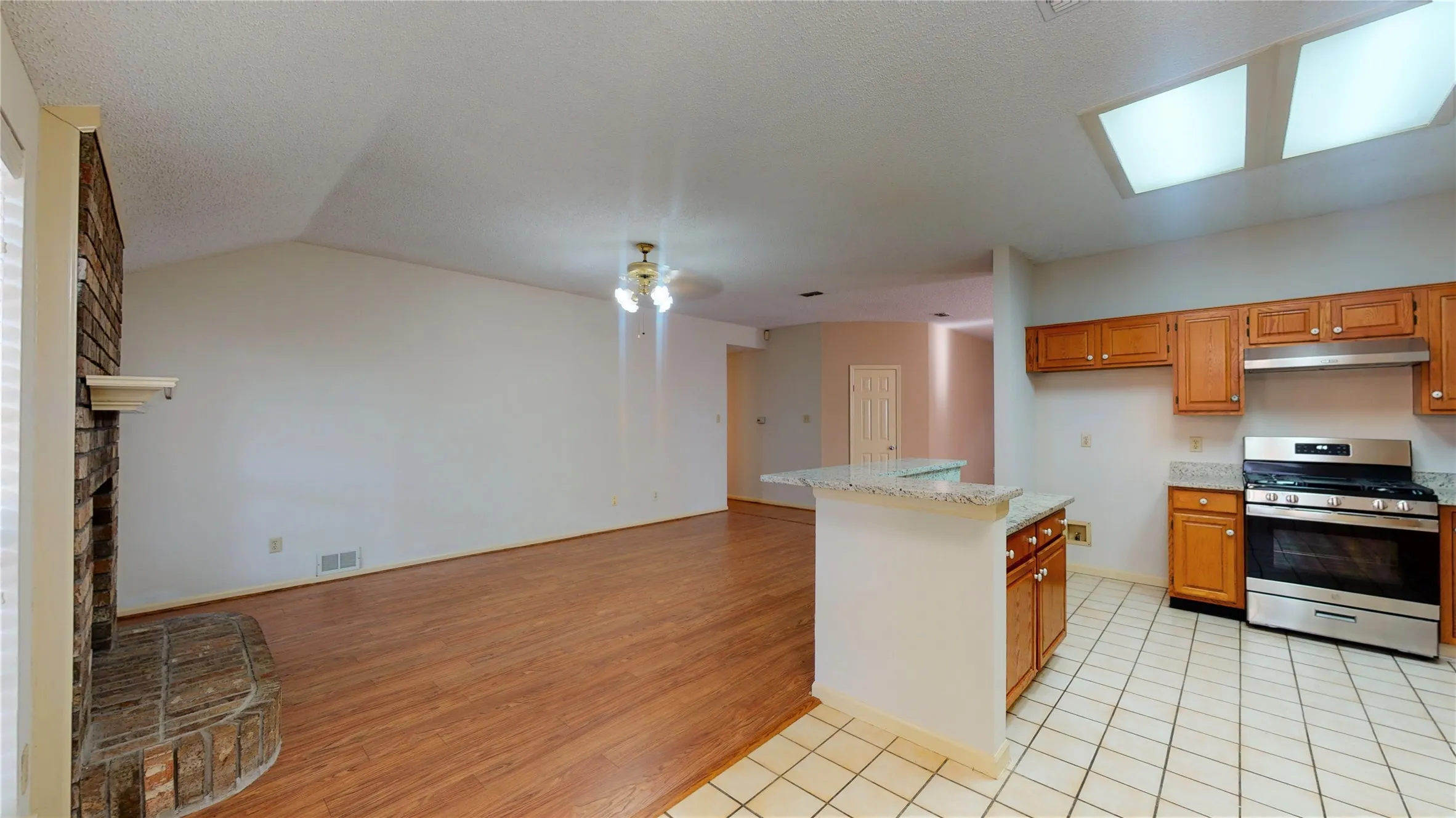Single Family Residence For Rent in Collin County , 4012 Sendero Trail, Plano, Texas 75024, 4 Bedroom, 2 Bathroom, 2 Garage spaces, 2,091 Sqft, built in 1989, mls#21304133, Real Estate Agent in Plano, Homes For Rent in Collin county, Homes For Rent in Plano, Realtor in Plano Texas, Real Estate Brokerage Independent Realty Texas, Luminita Cordes Realtor