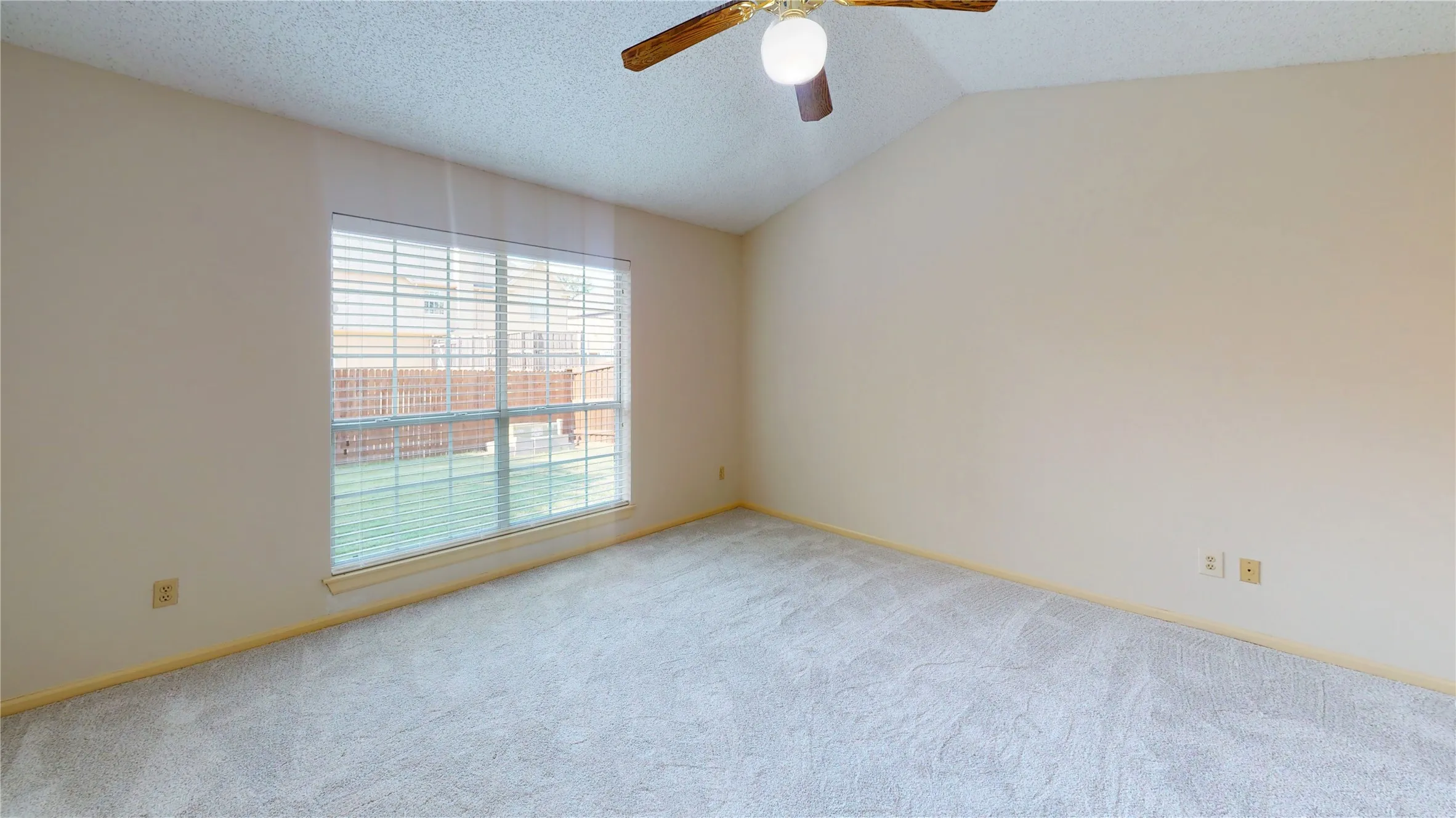Single Family Residence For Rent in Collin County , 4012 Sendero Trail, Plano, Texas 75024, 4 Bedroom, 2 Bathroom, 2 Garage spaces, 2,091 Sqft, built in 1989, mls#21304133, Real Estate Agent in Plano, Homes For Rent in Collin county, Homes For Rent in Plano, Realtor in Plano Texas, Real Estate Brokerage Independent Realty Texas, Luminita Cordes Realtor