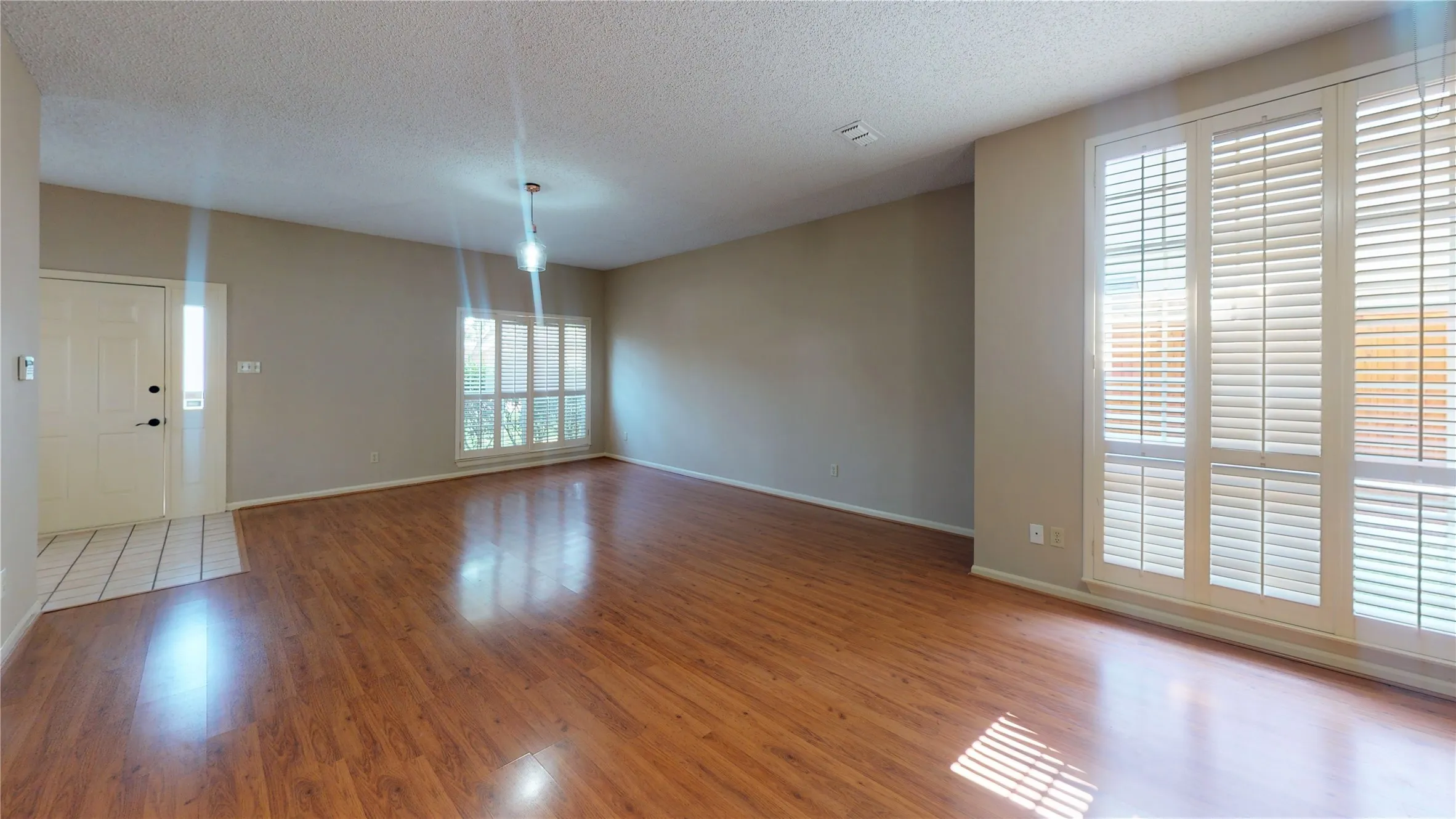 Single Family Residence For Rent in Collin County , 4012 Sendero Trail, Plano, Texas 75024, 4 Bedroom, 2 Bathroom, 2 Garage spaces, 2,091 Sqft, built in 1989, mls#21304133, Real Estate Agent in Plano, Homes For Rent in Collin county, Homes For Rent in Plano, Realtor in Plano Texas, Real Estate Brokerage Independent Realty Texas, Luminita Cordes Realtor