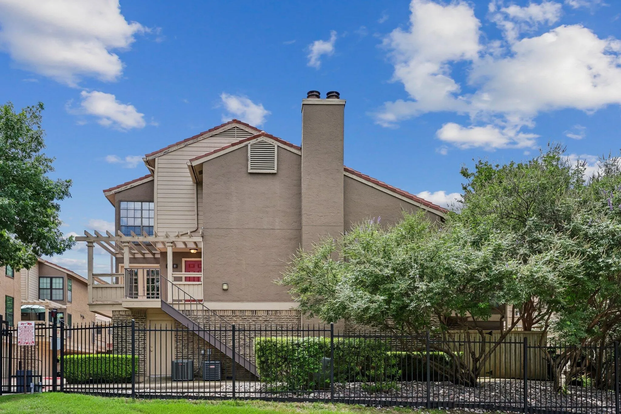 Condominium For Sale in Dallas County , 5200 Martel Avenue 7D, Dallas, Texas 75206, 2 Bedroom, 2 Bathroom, 1 Garage spaces, 1,070 Sqft, built in 1981, mls#21304118, Real Estate Agent in Dallas, Homes For Sale in Dallas county, Homes For Sale in Dallas, Realtor in Dallas Texas, Real Estate Brokerage Independent Realty Texas, Luminita Cordes Realtor