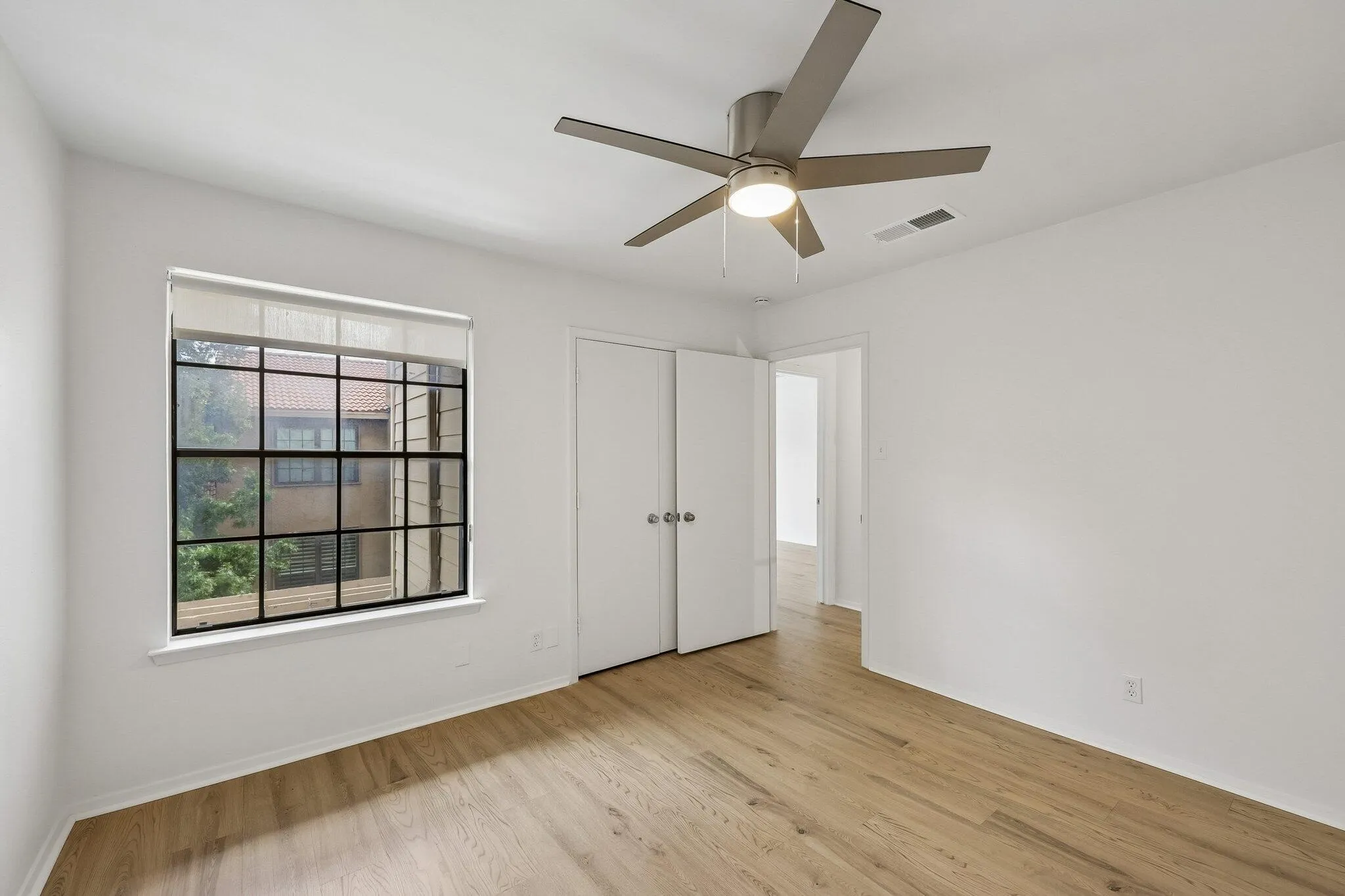 Condominium For Sale in Dallas County , 5200 Martel Avenue 7D, Dallas, Texas 75206, 2 Bedroom, 2 Bathroom, 1 Garage spaces, 1,070 Sqft, built in 1981, mls#21304118, Real Estate Agent in Dallas, Homes For Sale in Dallas county, Homes For Sale in Dallas, Realtor in Dallas Texas, Real Estate Brokerage Independent Realty Texas, Luminita Cordes Realtor