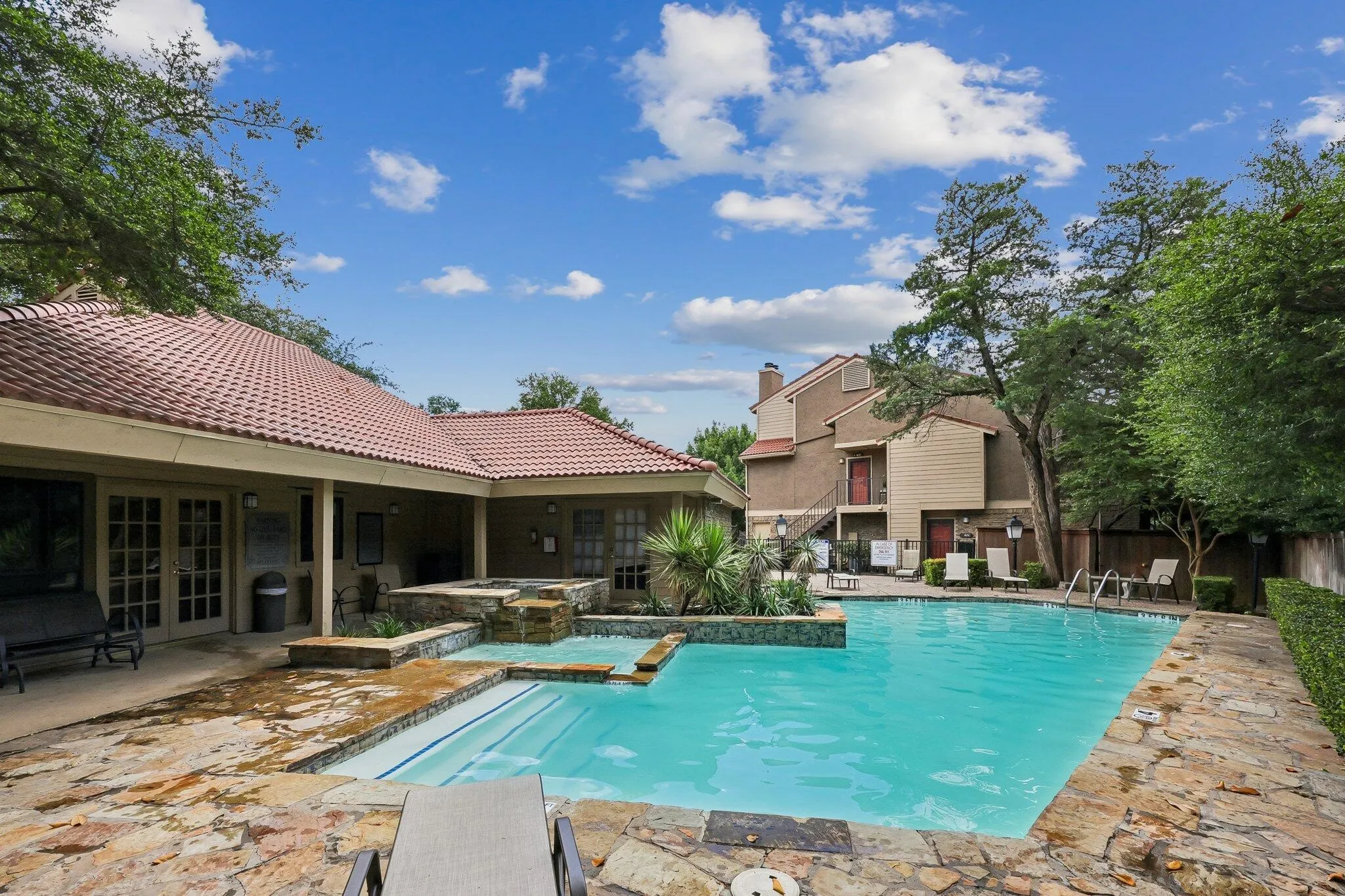 Condominium For Sale in Dallas County , 5200 Martel Avenue 7D, Dallas, Texas 75206, 2 Bedroom, 2 Bathroom, 1 Garage spaces, 1,070 Sqft, built in 1981, mls#21304118, Real Estate Agent in Dallas, Homes For Sale in Dallas county, Homes For Sale in Dallas, Realtor in Dallas Texas, Real Estate Brokerage Independent Realty Texas, Luminita Cordes Realtor
