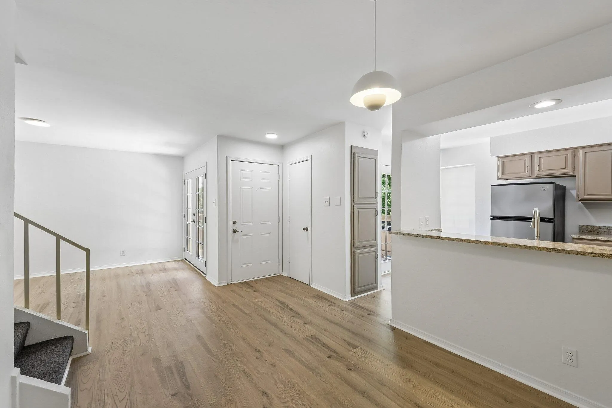 Condominium For Sale in Dallas County , 5200 Martel Avenue 7D, Dallas, Texas 75206, 2 Bedroom, 2 Bathroom, 1 Garage spaces, 1,070 Sqft, built in 1981, mls#21304118, Real Estate Agent in Dallas, Homes For Sale in Dallas county, Homes For Sale in Dallas, Realtor in Dallas Texas, Real Estate Brokerage Independent Realty Texas, Luminita Cordes Realtor