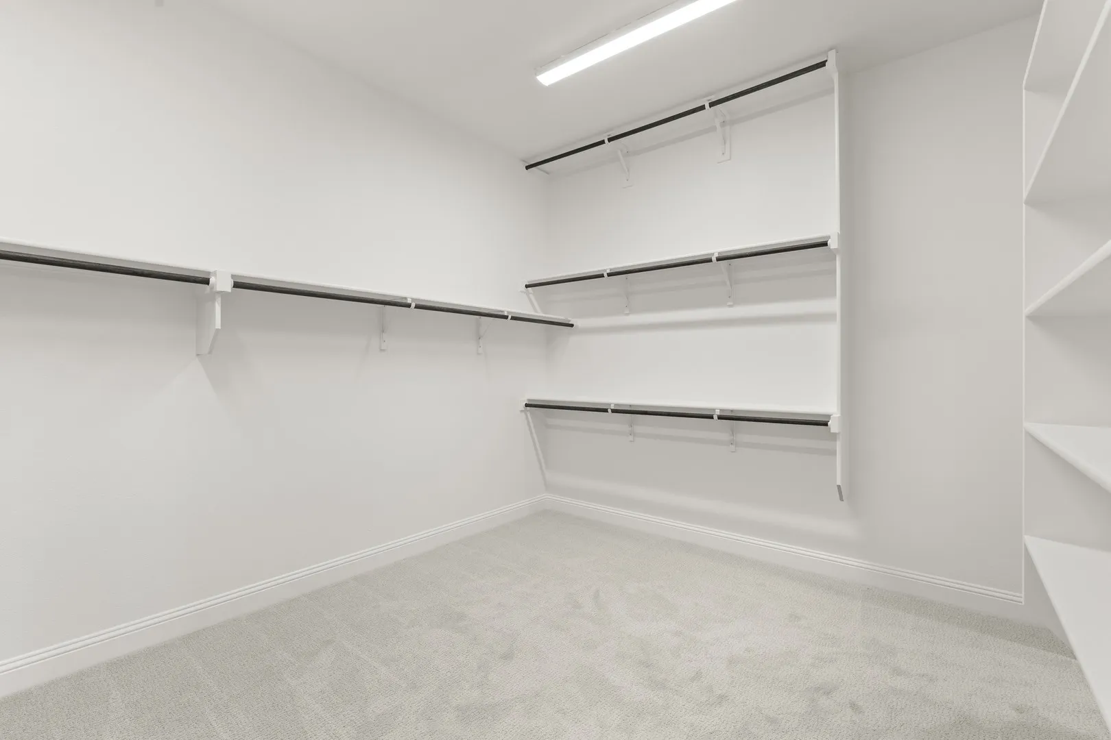 18. 2115 Morris - Closet