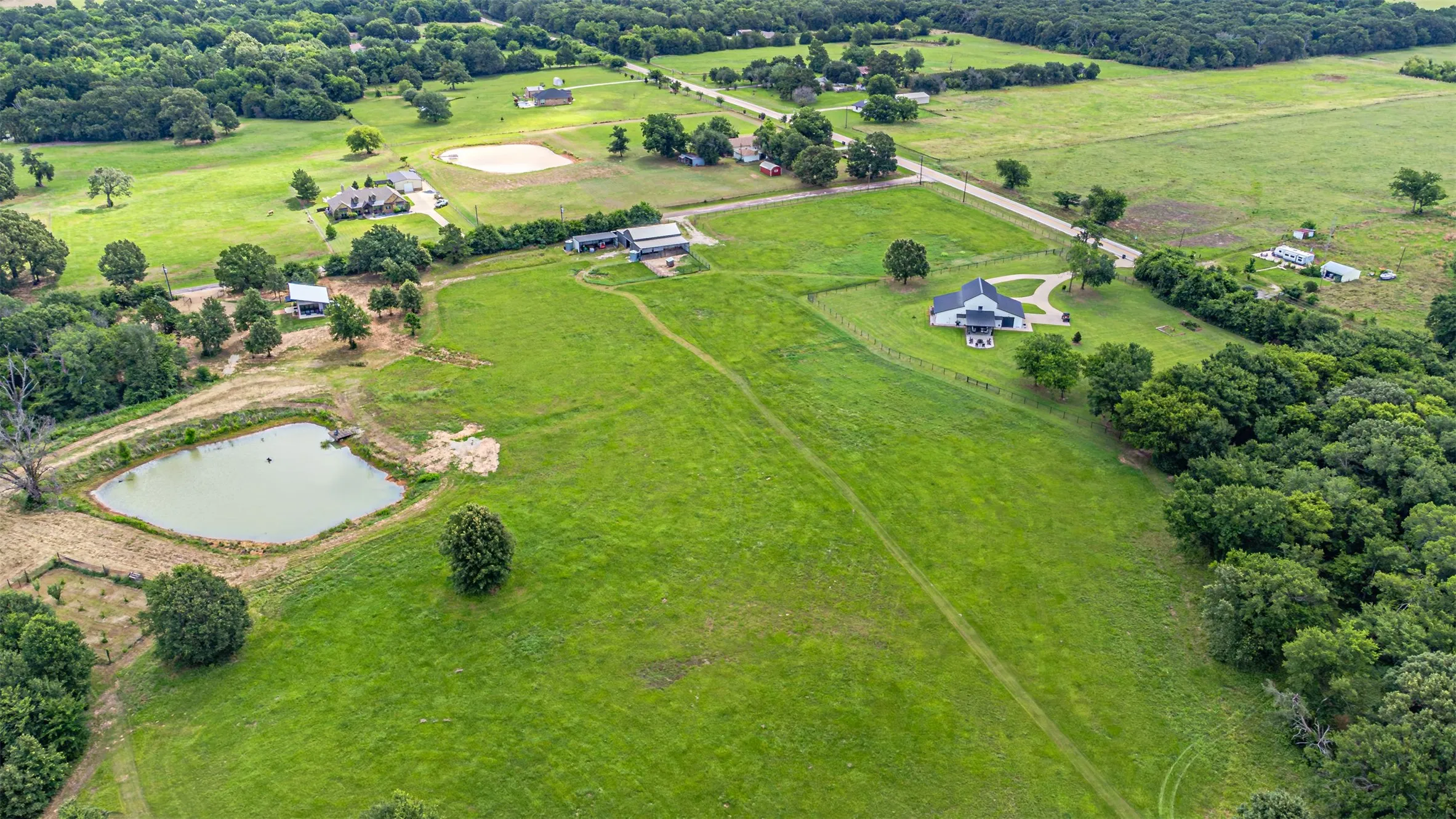 Single Family Residence For Sale in Van Zandt County , 4671 FM 1504, Wills Point, Texas 75169, 3 Bedroom, 3 Bathroom, 2 Garage spaces, 1,904 Sqft, built in 2017, mls#21303678, Real Estate Agent in Wills Point, Homes For Sale in Van Zandt county, Homes For Sale in Wills Point, Realtor in Wills Point Texas, Real Estate Brokerage Independent Realty Texas, Luminita Cordes Realtor