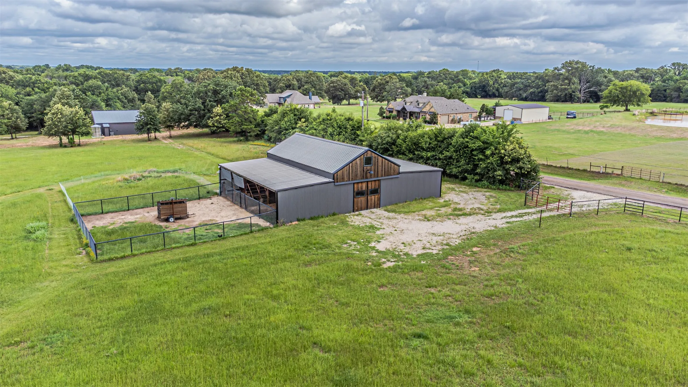 Single Family Residence For Sale in Van Zandt County , 4671 FM 1504, Wills Point, Texas 75169, 3 Bedroom, 3 Bathroom, 2 Garage spaces, 1,904 Sqft, built in 2017, mls#21303678, Real Estate Agent in Wills Point, Homes For Sale in Van Zandt county, Homes For Sale in Wills Point, Realtor in Wills Point Texas, Real Estate Brokerage Independent Realty Texas, Luminita Cordes Realtor