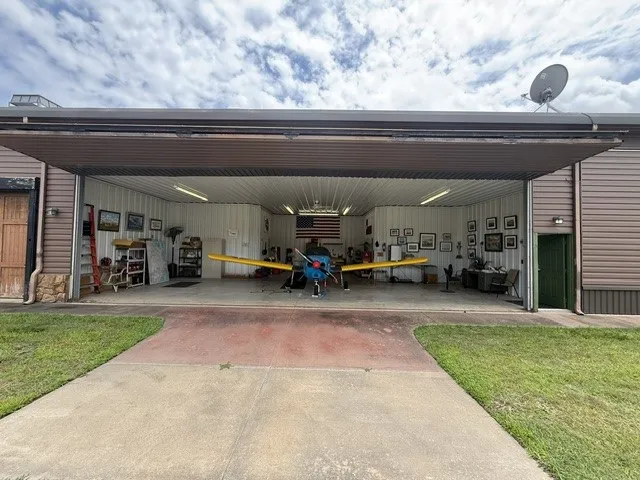 Industrial For Sale in Denton County , 5380 Kelly, Roanoke, Texas 76262, 0, 0, Garage spaces, 1,144 Sqft, built in 2008, Price $250,000, mls#21304156, Real Estate Agent in Roanoke, Homes For Sale in Denton county, Homes For Sale in Roanoke, Realtor in Roanoke Texas, Real Estate Brokerage Independent Realty Texas, Luminita Cordes Realtor