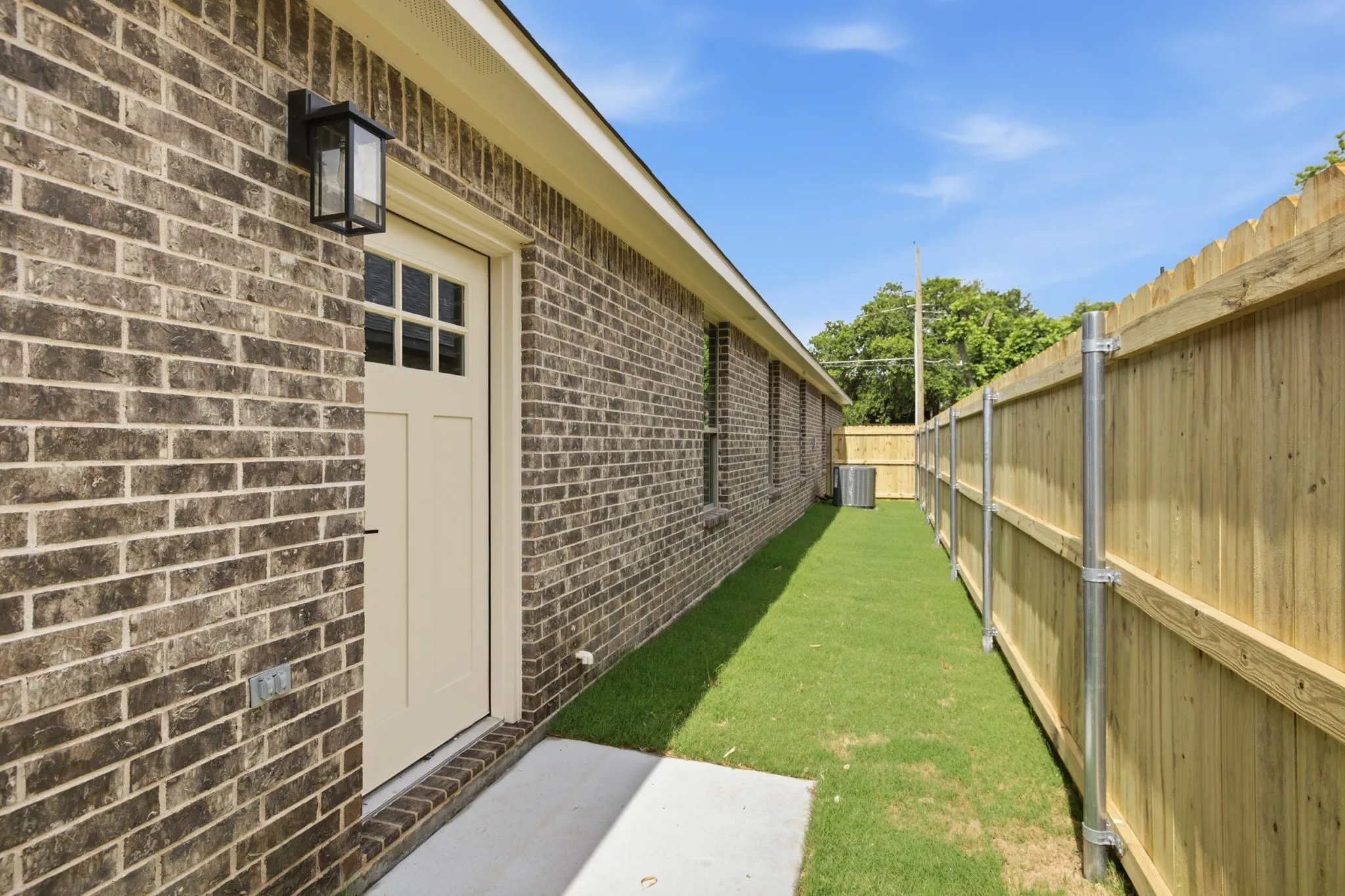 Single Family Residence For Sale in Johnson County , 302 Evans Street, Cleburne, Texas 76031, 4 Bedroom, 2 Bathroom, 2 Garage spaces, 1,617 Sqft, built in 2026, mls#21301068, Real Estate Agent in Cleburne, Homes For Sale in Johnson county, Homes For Sale in Cleburne, Realtor in Cleburne Texas, Real Estate Brokerage Independent Realty Texas, Luminita Cordes Realtor