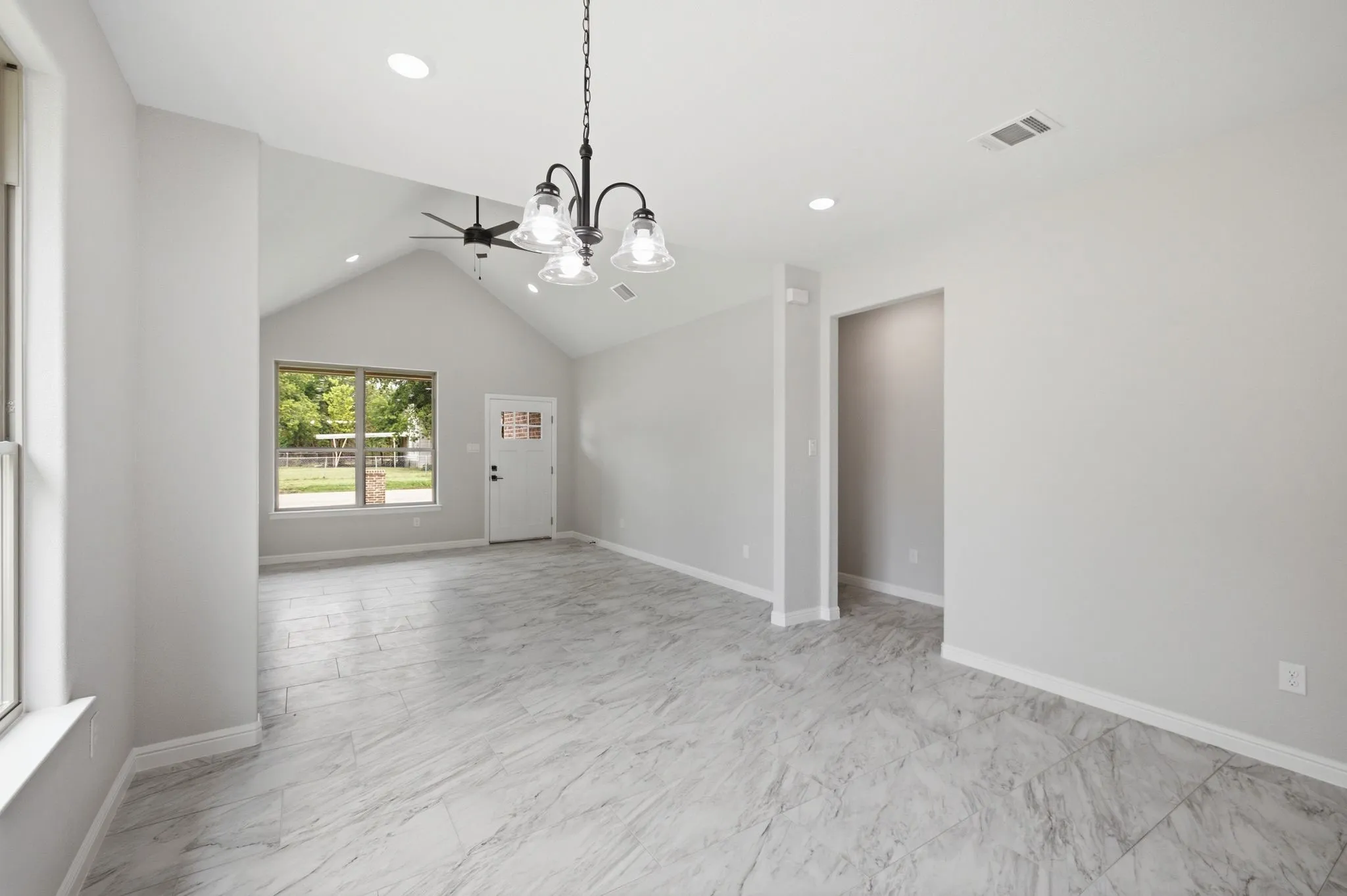 Single Family Residence For Sale in Johnson County , 302 Evans Street, Cleburne, Texas 76031, 4 Bedroom, 2 Bathroom, 2 Garage spaces, 1,617 Sqft, built in 2026, mls#21301068, Real Estate Agent in Cleburne, Homes For Sale in Johnson county, Homes For Sale in Cleburne, Realtor in Cleburne Texas, Real Estate Brokerage Independent Realty Texas, Luminita Cordes Realtor