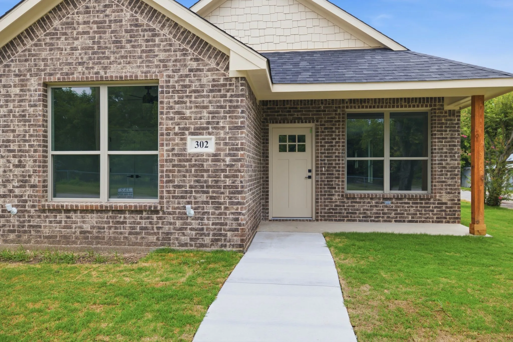 Single Family Residence For Sale in Johnson County , 302 Evans Street, Cleburne, Texas 76031, 4 Bedroom, 2 Bathroom, 2 Garage spaces, 1,617 Sqft, built in 2026, mls#21301068, Real Estate Agent in Cleburne, Homes For Sale in Johnson county, Homes For Sale in Cleburne, Realtor in Cleburne Texas, Real Estate Brokerage Independent Realty Texas, Luminita Cordes Realtor