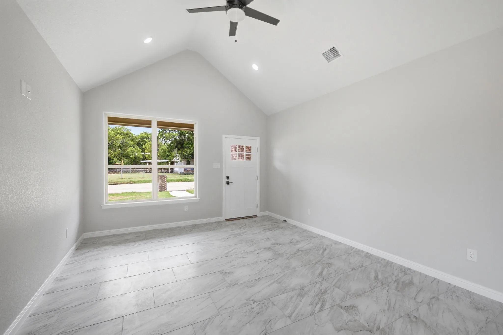 Single Family Residence For Sale in Johnson County , 302 Evans Street, Cleburne, Texas 76031, 4 Bedroom, 2 Bathroom, 2 Garage spaces, 1,617 Sqft, built in 2026, mls#21301068, Real Estate Agent in Cleburne, Homes For Sale in Johnson county, Homes For Sale in Cleburne, Realtor in Cleburne Texas, Real Estate Brokerage Independent Realty Texas, Luminita Cordes Realtor