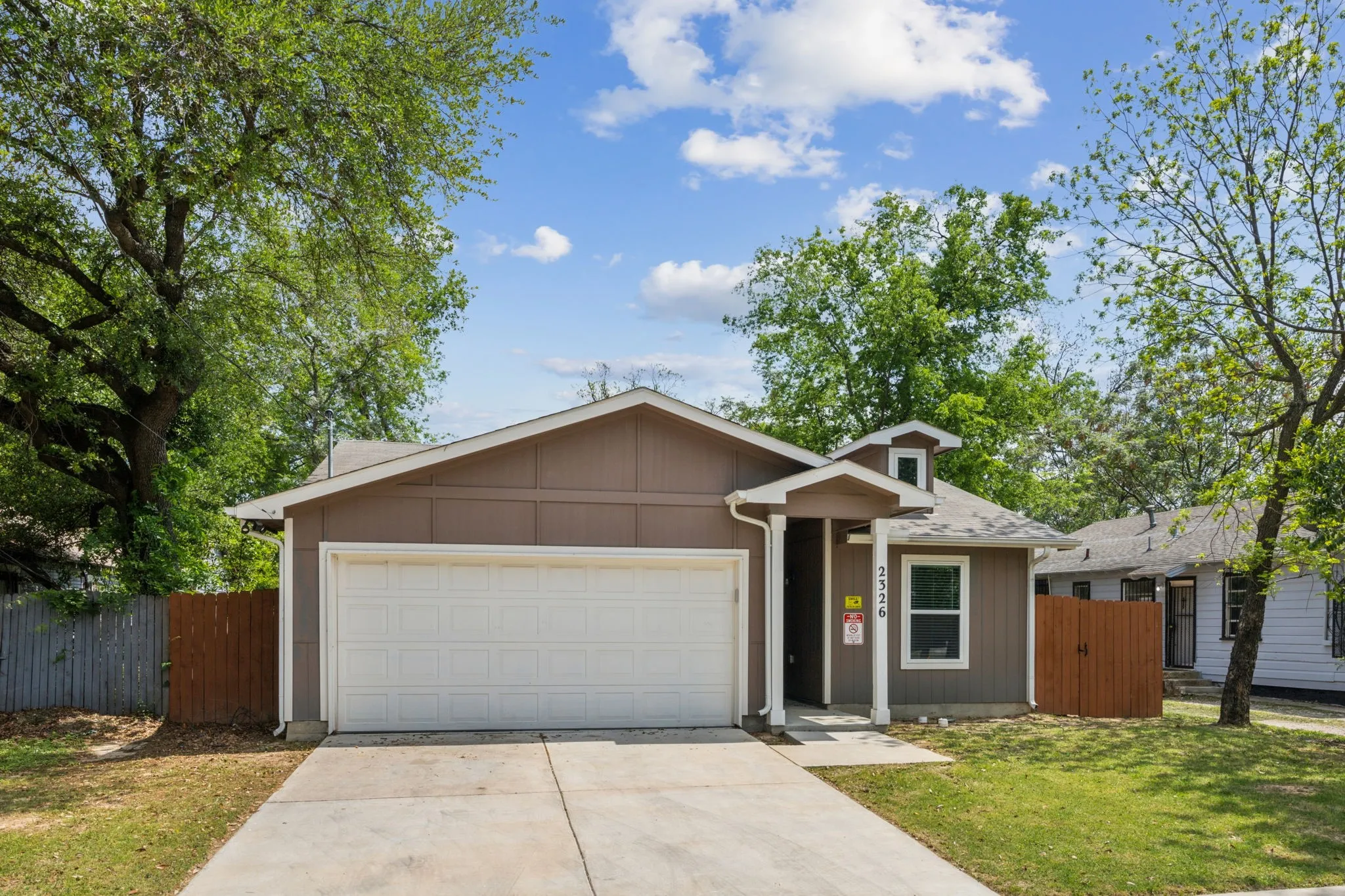 Single Family Residence For Rent in Dallas County , 2326 Harding Street, Dallas, Texas 75215, 3 Bedroom, 2 Bathroom, 2 Garage spaces, 1,068 Sqft, built in 2022, mls#21304187, Real Estate Agent in Dallas, Homes For Rent in Dallas county, Homes For Rent in Dallas, Realtor in Dallas Texas, Real Estate Brokerage Independent Realty Texas, Luminita Cordes Realtor