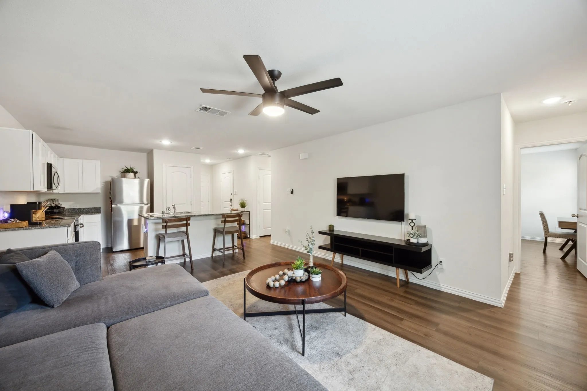 Single Family Residence For Rent in Dallas County , 2326 Harding Street, Dallas, Texas 75215, 3 Bedroom, 2 Bathroom, 2 Garage spaces, 1,068 Sqft, built in 2022, mls#21304187, Real Estate Agent in Dallas, Homes For Rent in Dallas county, Homes For Rent in Dallas, Realtor in Dallas Texas, Real Estate Brokerage Independent Realty Texas, Luminita Cordes Realtor