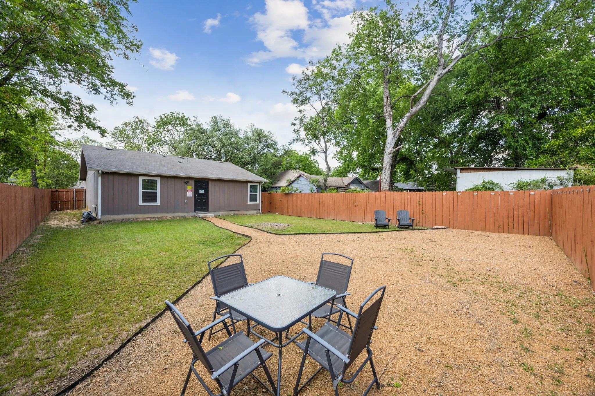 Single Family Residence For Rent in Dallas County , 2326 Harding Street, Dallas, Texas 75215, 3 Bedroom, 2 Bathroom, 2 Garage spaces, 1,068 Sqft, built in 2022, mls#21304187, Real Estate Agent in Dallas, Homes For Rent in Dallas county, Homes For Rent in Dallas, Realtor in Dallas Texas, Real Estate Brokerage Independent Realty Texas, Luminita Cordes Realtor