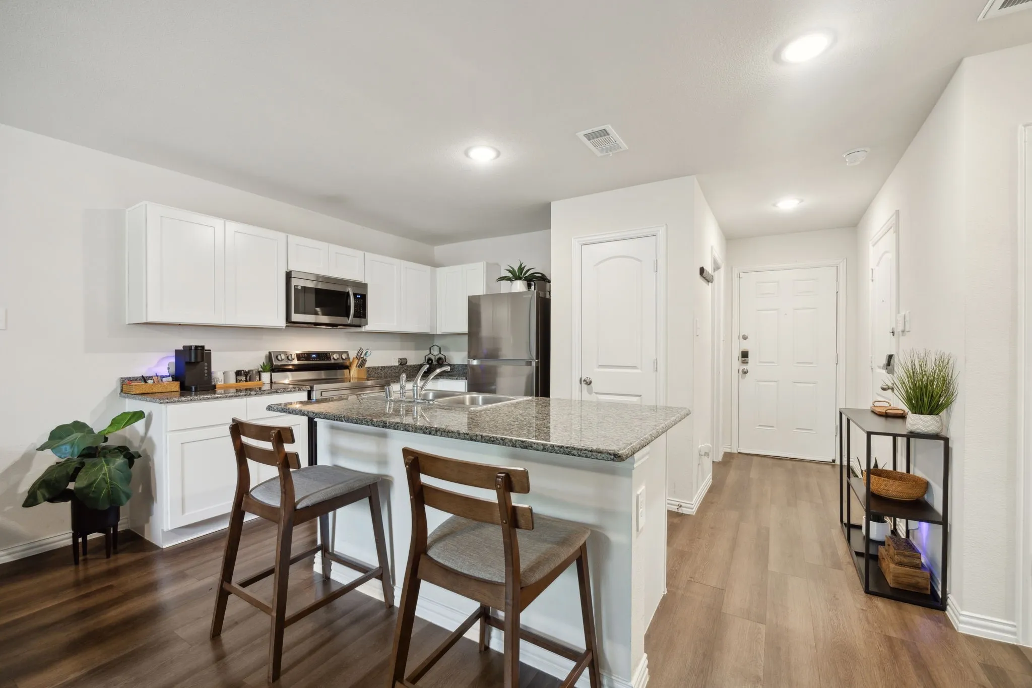 Single Family Residence For Rent in Dallas County , 2326 Harding Street, Dallas, Texas 75215, 3 Bedroom, 2 Bathroom, 2 Garage spaces, 1,068 Sqft, built in 2022, mls#21304187, Real Estate Agent in Dallas, Homes For Rent in Dallas county, Homes For Rent in Dallas, Realtor in Dallas Texas, Real Estate Brokerage Independent Realty Texas, Luminita Cordes Realtor