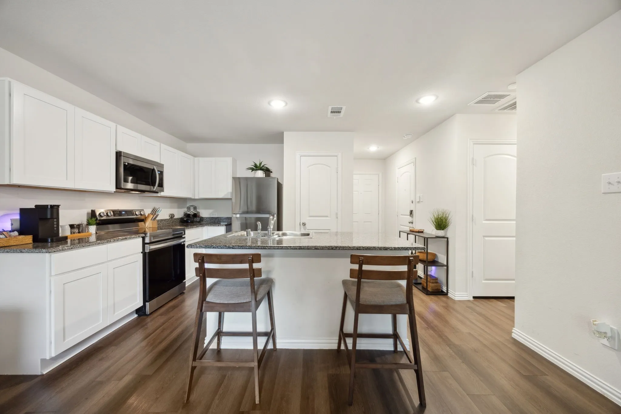 Single Family Residence For Rent in Dallas County , 2326 Harding Street, Dallas, Texas 75215, 3 Bedroom, 2 Bathroom, 2 Garage spaces, 1,068 Sqft, built in 2022, mls#21304187, Real Estate Agent in Dallas, Homes For Rent in Dallas county, Homes For Rent in Dallas, Realtor in Dallas Texas, Real Estate Brokerage Independent Realty Texas, Luminita Cordes Realtor