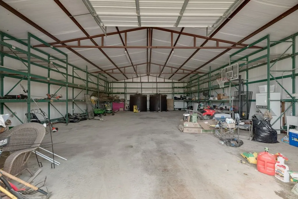 Single Family Residence For Sale in Fannin County , 1070 County Road 3030, Bonham, Texas 75418, 2 Bedroom, 1 Bathroom, Garage spaces, 500 Sqft, built in 2015, mls#21303605, Real Estate Agent in Bonham, Homes For Sale in Fannin county, Homes For Sale in Bonham, Realtor in Bonham Texas, Real Estate Brokerage Independent Realty Texas, Luminita Cordes Realtor