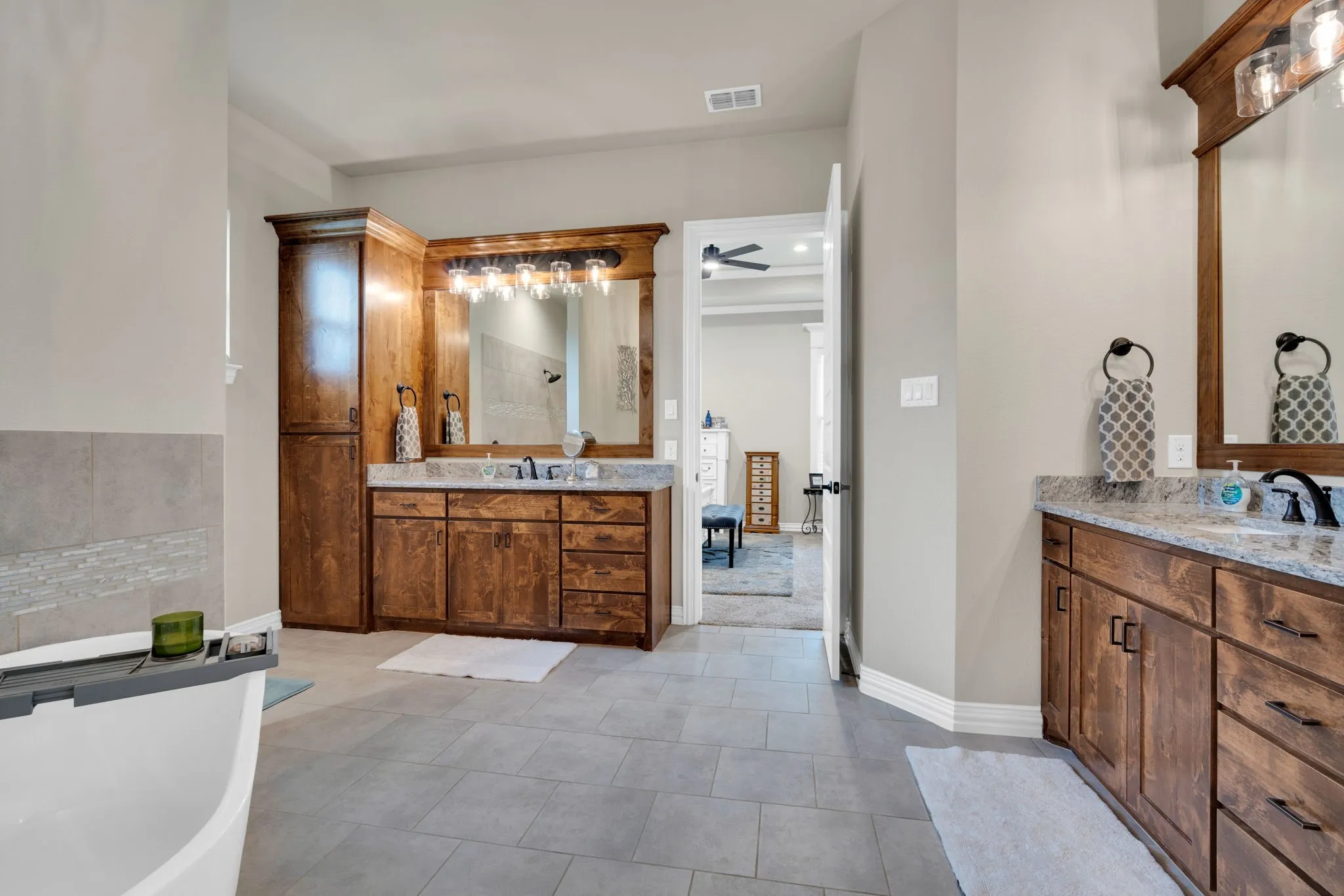 Single Family Residence For Sale in Ellis County , 1310 Rustic Ridge, Midlothian, Texas 76065, 4 Bedroom, 3 Bathroom, 3 Garage spaces, 2,920 Sqft, built in 2020, mls#21304214, Real Estate Agent in Midlothian, Homes For Sale in Ellis county, Homes For Sale in Midlothian, Realtor in Midlothian Texas, Real Estate Brokerage Independent Realty Texas, Luminita Cordes Realtor