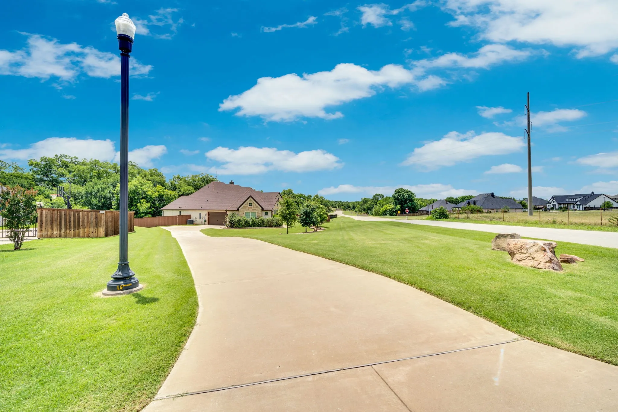 Single Family Residence For Sale in Ellis County , 1310 Rustic Ridge, Midlothian, Texas 76065, 4 Bedroom, 3 Bathroom, 3 Garage spaces, 2,920 Sqft, built in 2020, mls#21304214, Real Estate Agent in Midlothian, Homes For Sale in Ellis county, Homes For Sale in Midlothian, Realtor in Midlothian Texas, Real Estate Brokerage Independent Realty Texas, Luminita Cordes Realtor