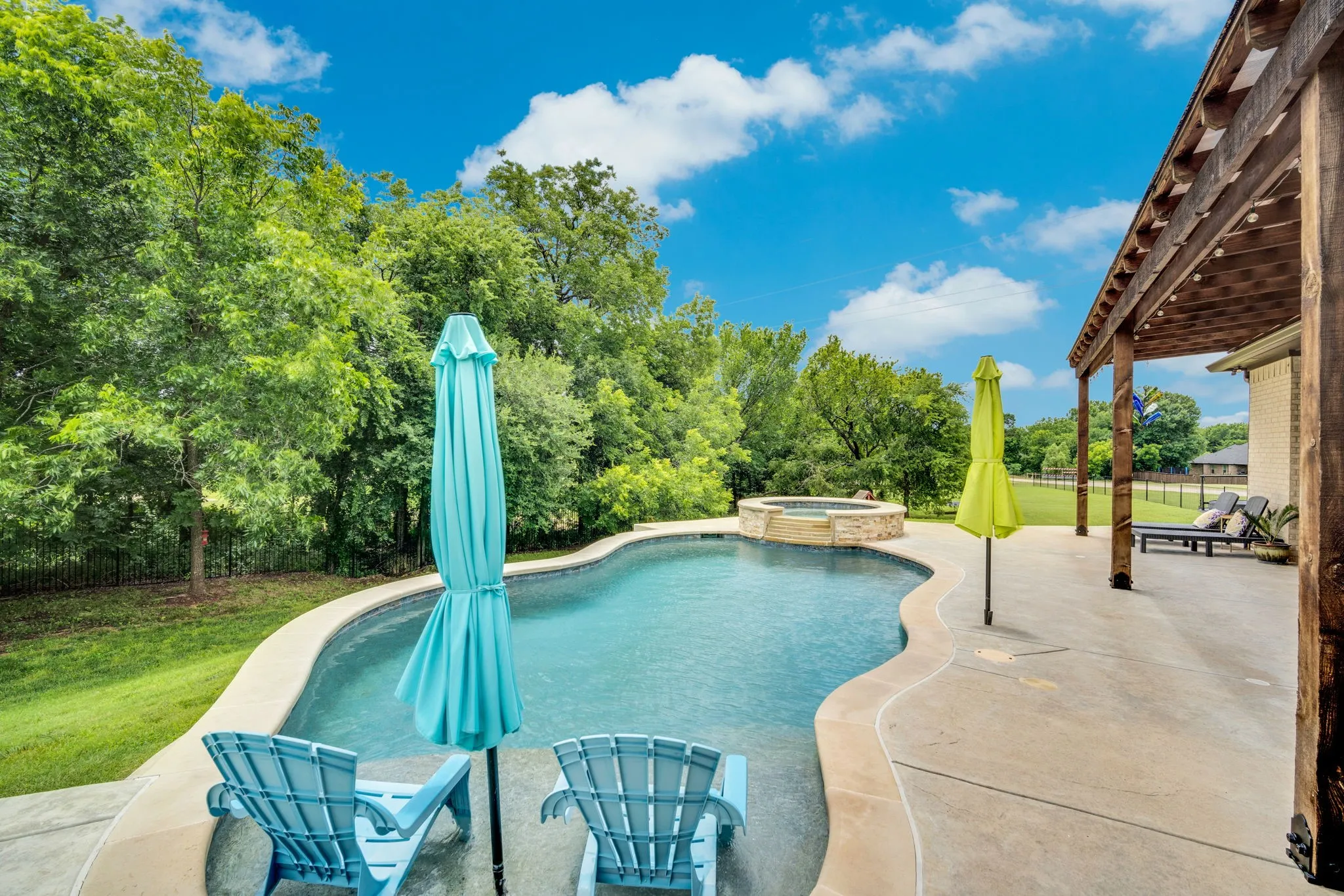 Single Family Residence For Sale in Ellis County , 1310 Rustic Ridge, Midlothian, Texas 76065, 4 Bedroom, 3 Bathroom, 3 Garage spaces, 2,920 Sqft, built in 2020, mls#21304214, Real Estate Agent in Midlothian, Homes For Sale in Ellis county, Homes For Sale in Midlothian, Realtor in Midlothian Texas, Real Estate Brokerage Independent Realty Texas, Luminita Cordes Realtor