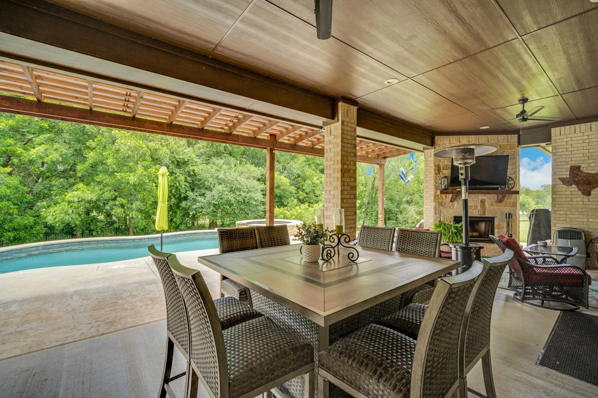 Single Family Residence For Sale in Ellis County , 1310 Rustic Ridge, Midlothian, Texas 76065, 4 Bedroom, 3 Bathroom, 3 Garage spaces, 2,920 Sqft, built in 2020, mls#21304214, Real Estate Agent in Midlothian, Homes For Sale in Ellis county, Homes For Sale in Midlothian, Realtor in Midlothian Texas, Real Estate Brokerage Independent Realty Texas, Luminita Cordes Realtor