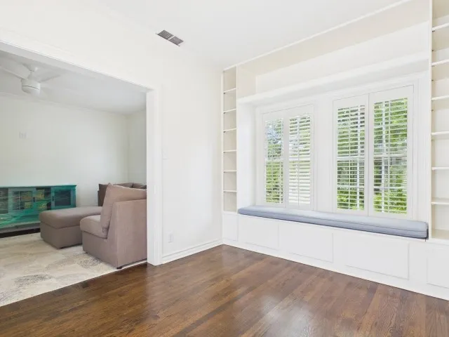 Single Family Residence For Sale in Smith County , 1521 S Chilton Avenue, Tyler, Texas 75701, 3 Bedroom, 3 Bathroom, 2 Garage spaces, 2,651 Sqft, built in 1931, mls#21289717, Real Estate Agent in Tyler, Homes For Sale in Smith county, Homes For Sale in Tyler, Realtor in Tyler Texas, Real Estate Brokerage Independent Realty Texas, Luminita Cordes Realtor