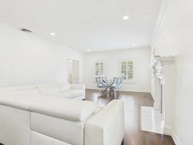 Single Family Residence For Sale in Smith County , 1521 S Chilton Avenue, Tyler, Texas 75701, 3 Bedroom, 3 Bathroom, 2 Garage spaces, 2,651 Sqft, built in 1931, mls#21289717, Real Estate Agent in Tyler, Homes For Sale in Smith county, Homes For Sale in Tyler, Realtor in Tyler Texas, Real Estate Brokerage Independent Realty Texas, Luminita Cordes Realtor