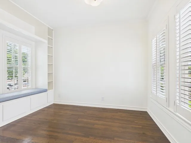 Single Family Residence For Sale in Smith County , 1521 S Chilton Avenue, Tyler, Texas 75701, 3 Bedroom, 3 Bathroom, 2 Garage spaces, 2,651 Sqft, built in 1931, mls#21289717, Real Estate Agent in Tyler, Homes For Sale in Smith county, Homes For Sale in Tyler, Realtor in Tyler Texas, Real Estate Brokerage Independent Realty Texas, Luminita Cordes Realtor