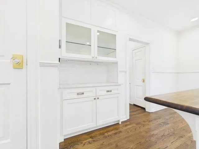 Single Family Residence For Sale in Smith County , 1521 S Chilton Avenue, Tyler, Texas 75701, 3 Bedroom, 3 Bathroom, 2 Garage spaces, 2,651 Sqft, built in 1931, mls#21289717, Real Estate Agent in Tyler, Homes For Sale in Smith county, Homes For Sale in Tyler, Realtor in Tyler Texas, Real Estate Brokerage Independent Realty Texas, Luminita Cordes Realtor