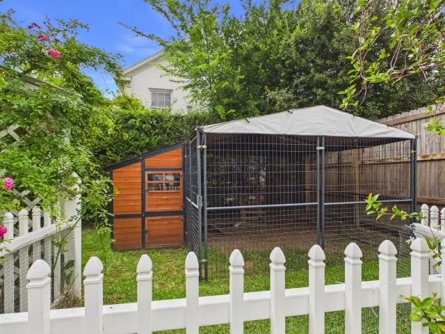 Single Family Residence For Sale in Smith County , 1521 S Chilton Avenue, Tyler, Texas 75701, 3 Bedroom, 3 Bathroom, 2 Garage spaces, 2,651 Sqft, built in 1931, mls#21289717, Real Estate Agent in Tyler, Homes For Sale in Smith county, Homes For Sale in Tyler, Realtor in Tyler Texas, Real Estate Brokerage Independent Realty Texas, Luminita Cordes Realtor